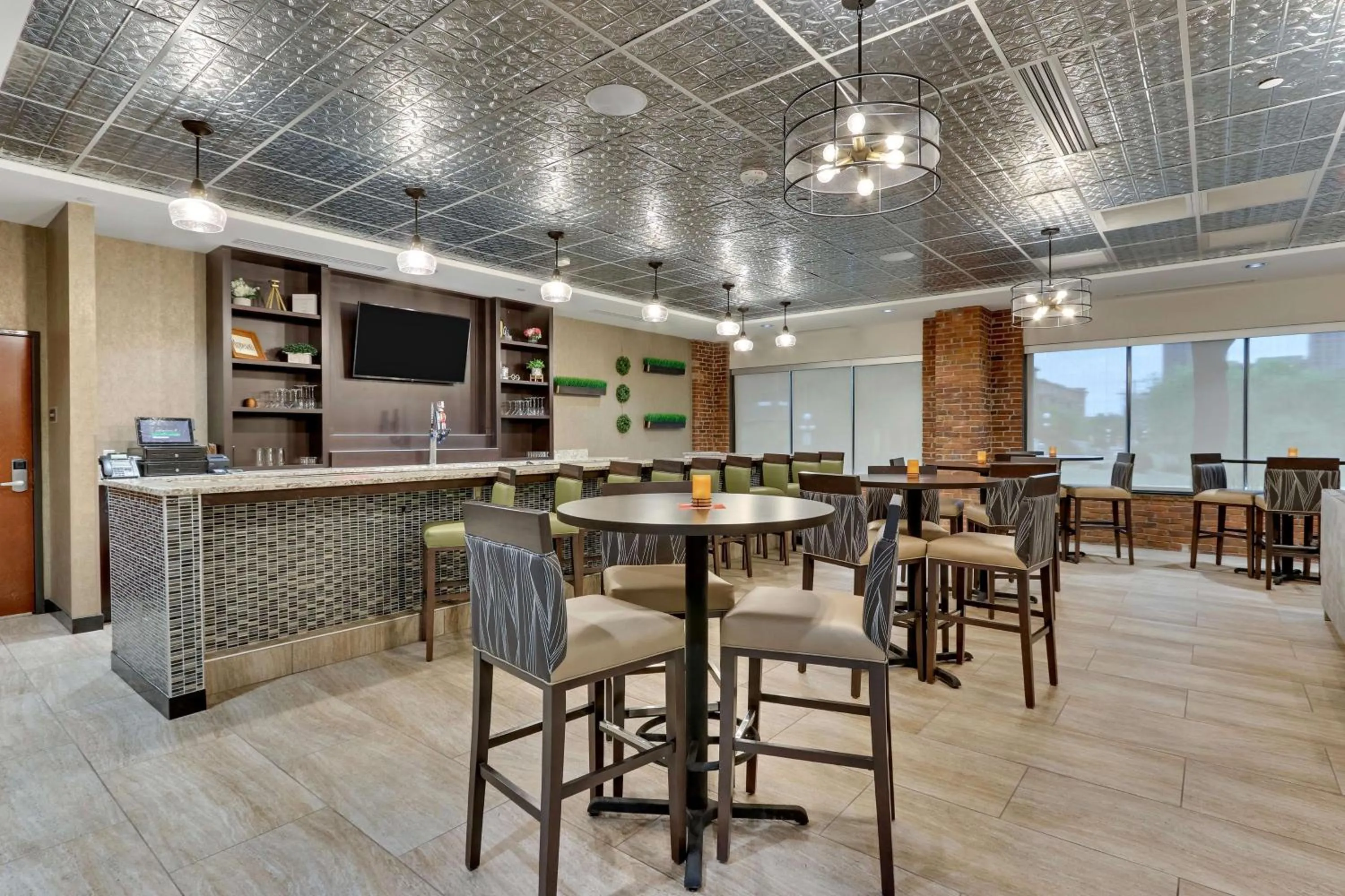 Lounge or bar in Drury Plaza Hotel St. Paul Downtown