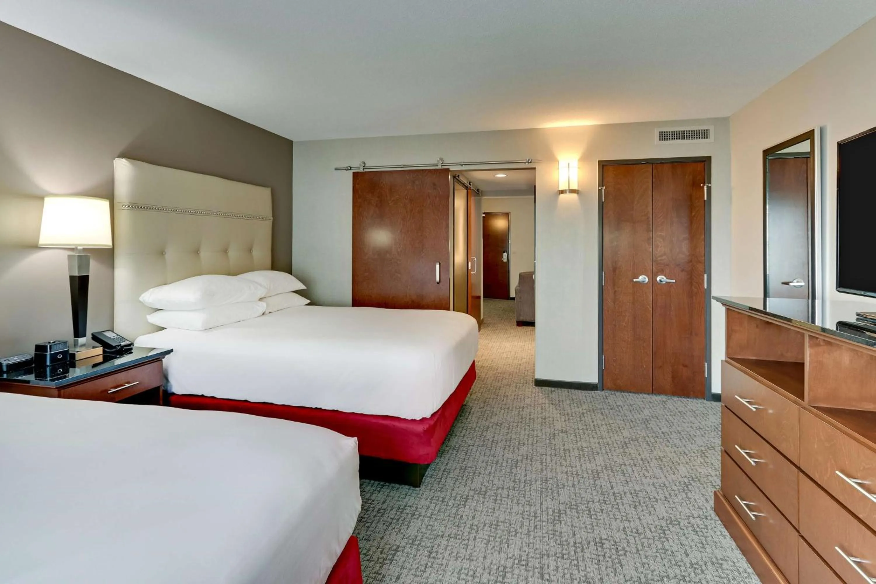 Bedroom, Bed in Drury Plaza Hotel St. Paul Downtown