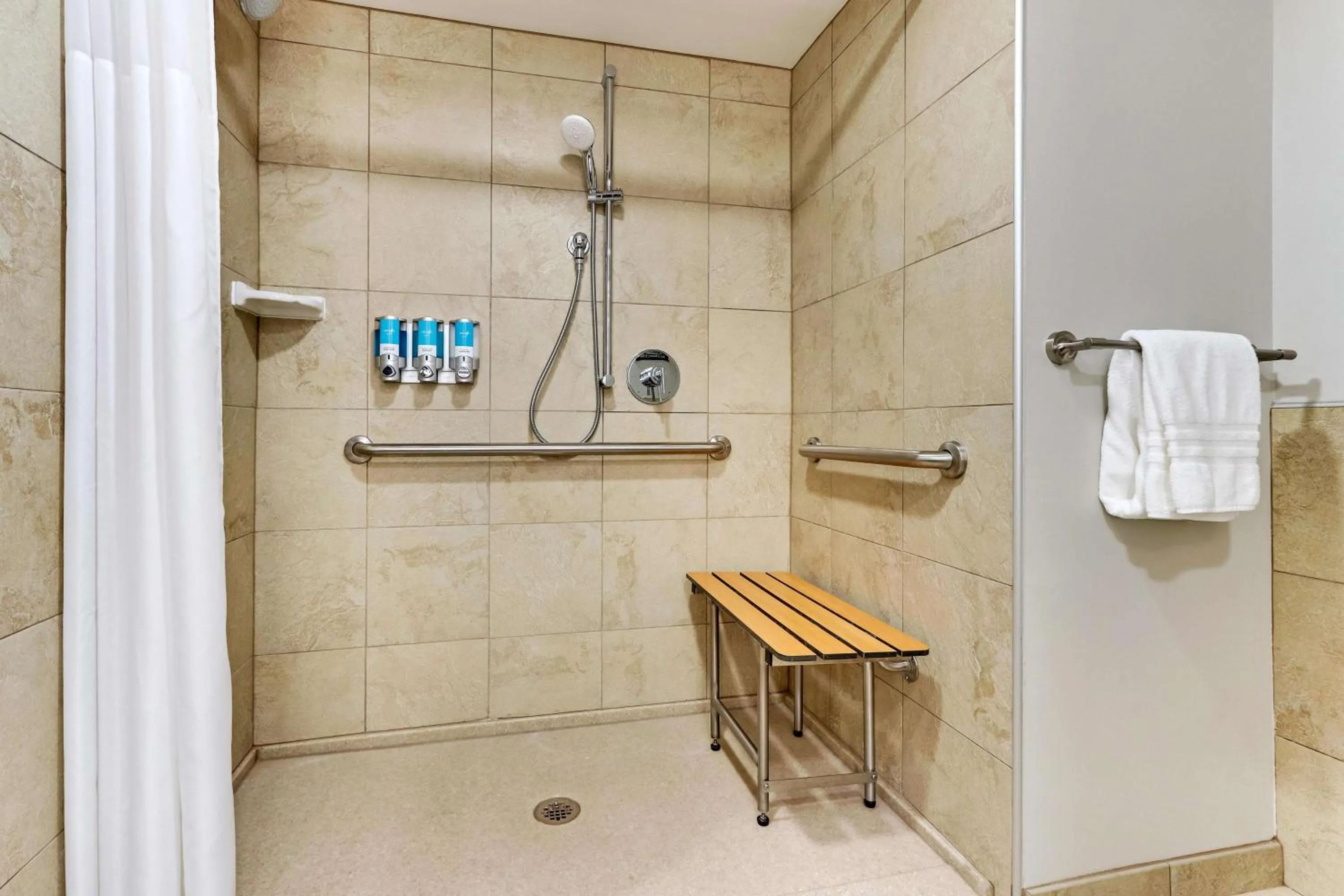 Bathroom in Drury Plaza Hotel St. Paul Downtown