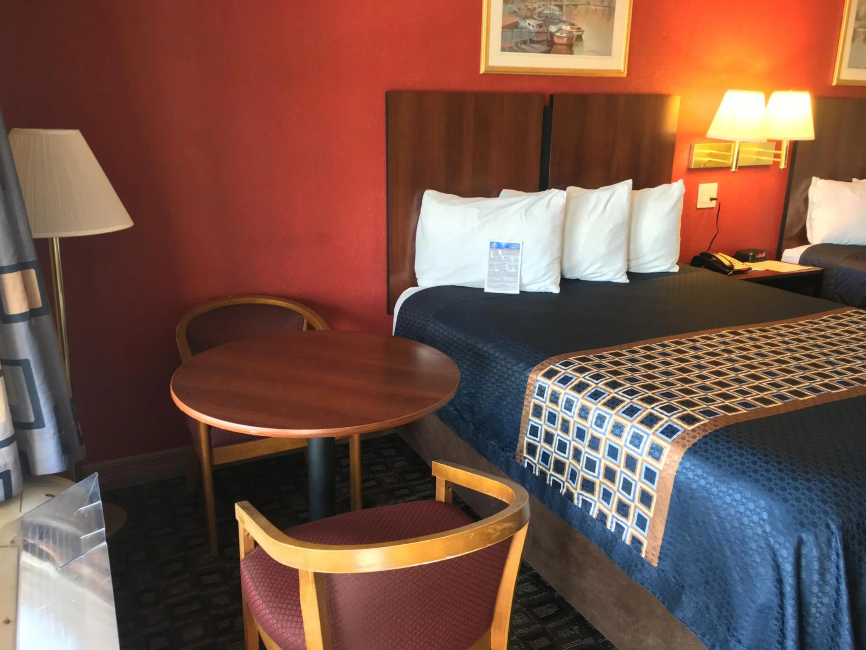 Bed in Americas Best Value Inn-Near NRG Park/Medical Center