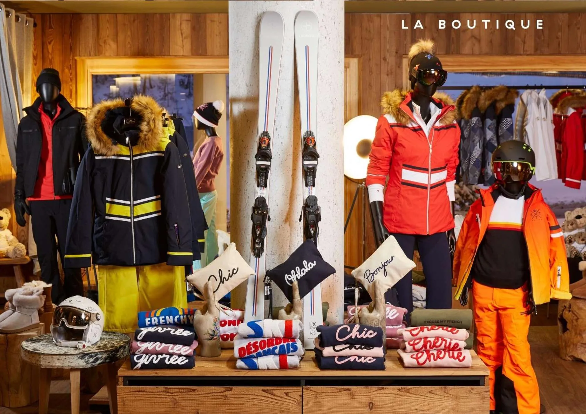 Shopping Area in Ecrin Blanc Resort Courchevel - Aquapark