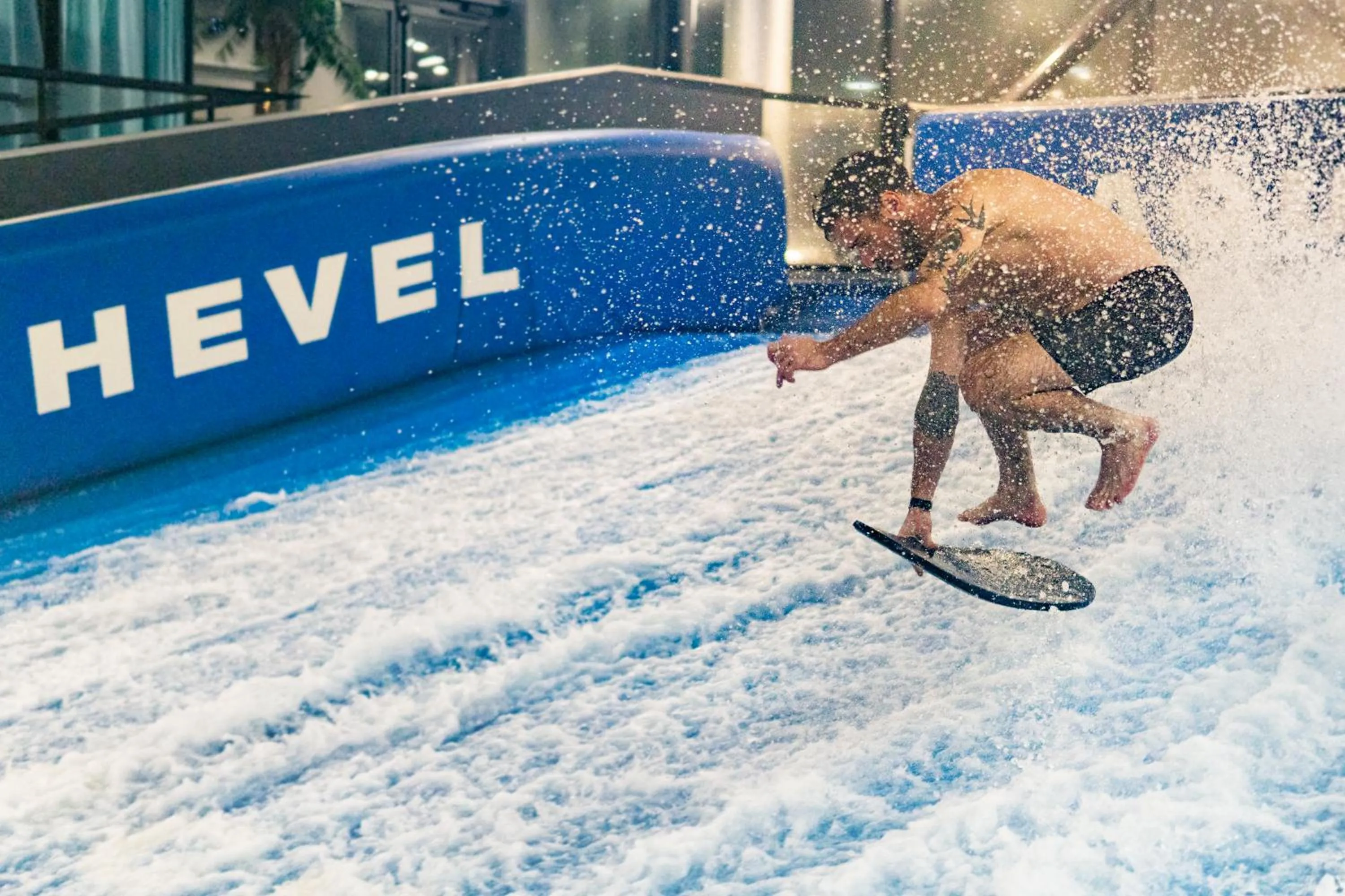 Swimming pool in Ecrin Blanc Resort Courchevel - Aquapark