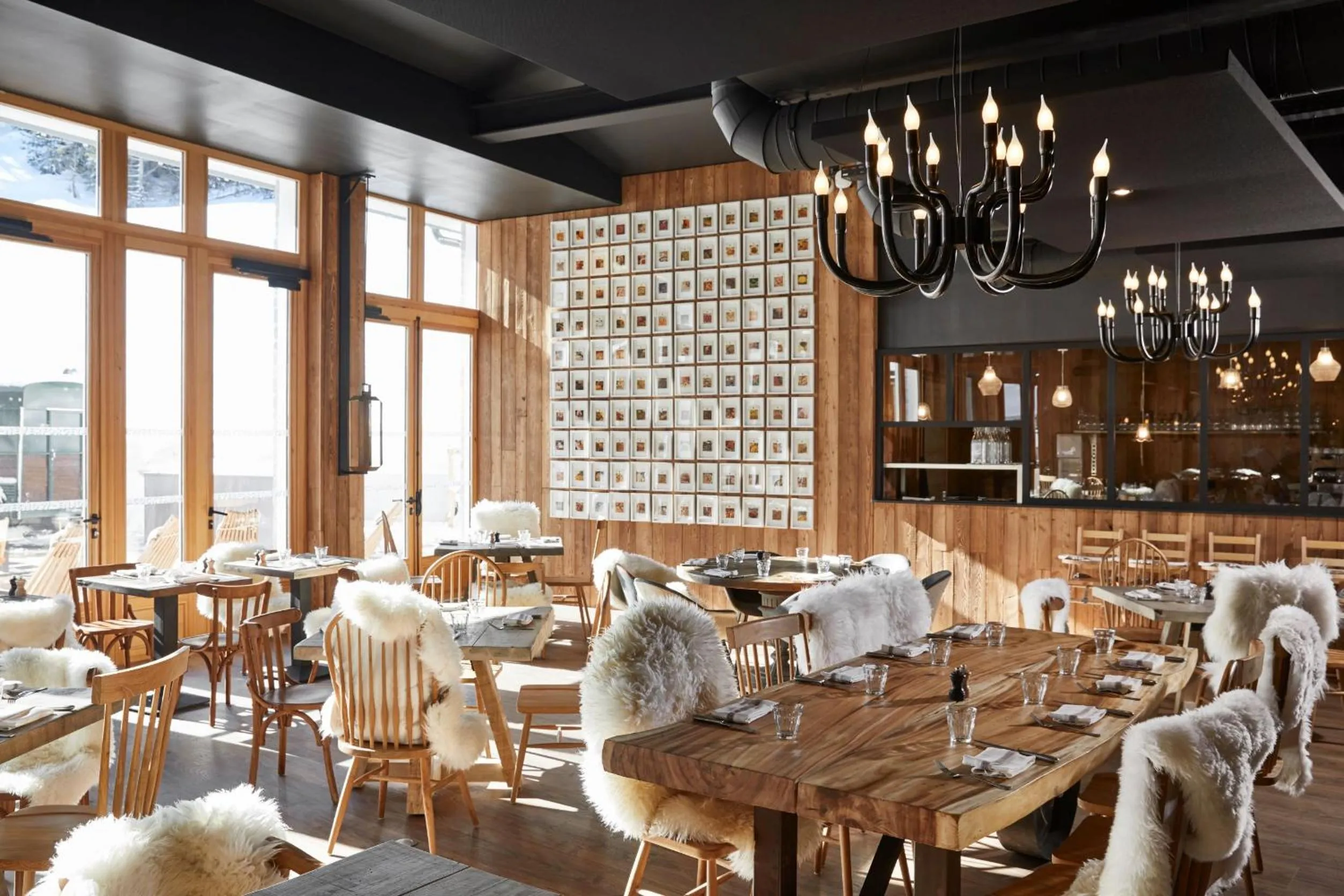 Restaurant/places to eat in Ecrin Blanc Resort Courchevel - Aquapark
