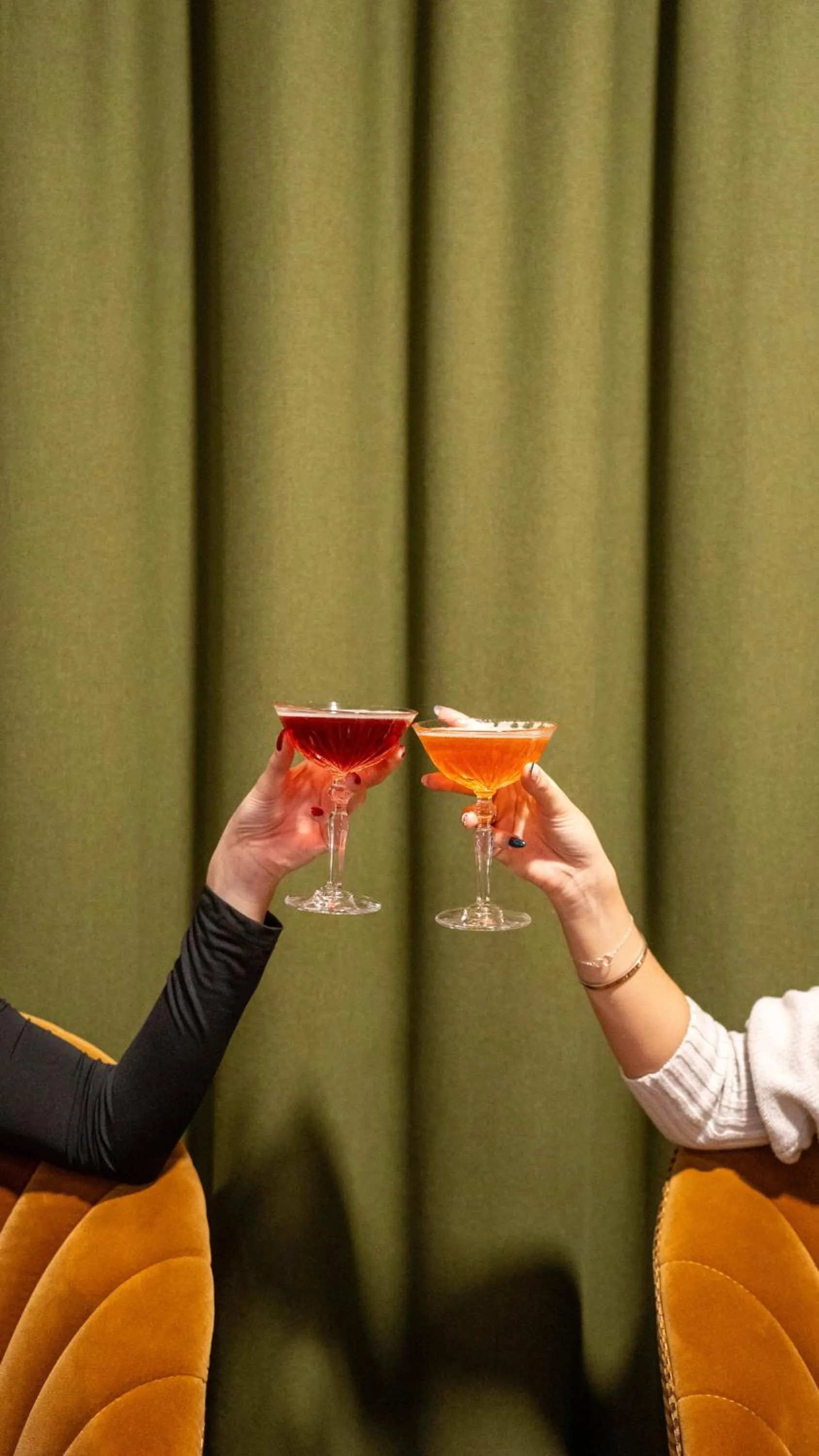 Lounge or bar in Ecrin Blanc Resort Courchevel - Aquapark