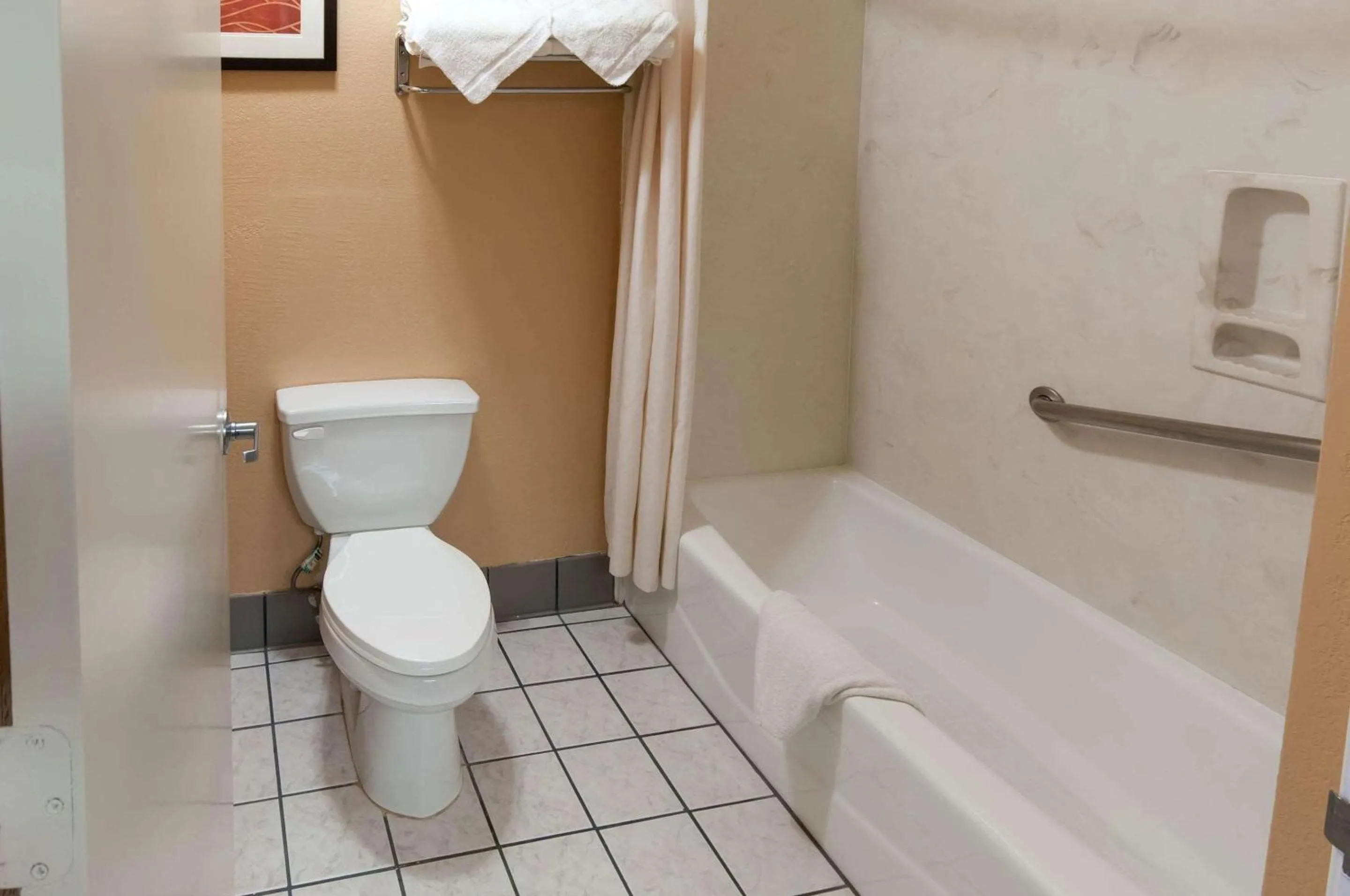 Bathroom in Comfort Inn North Conroe