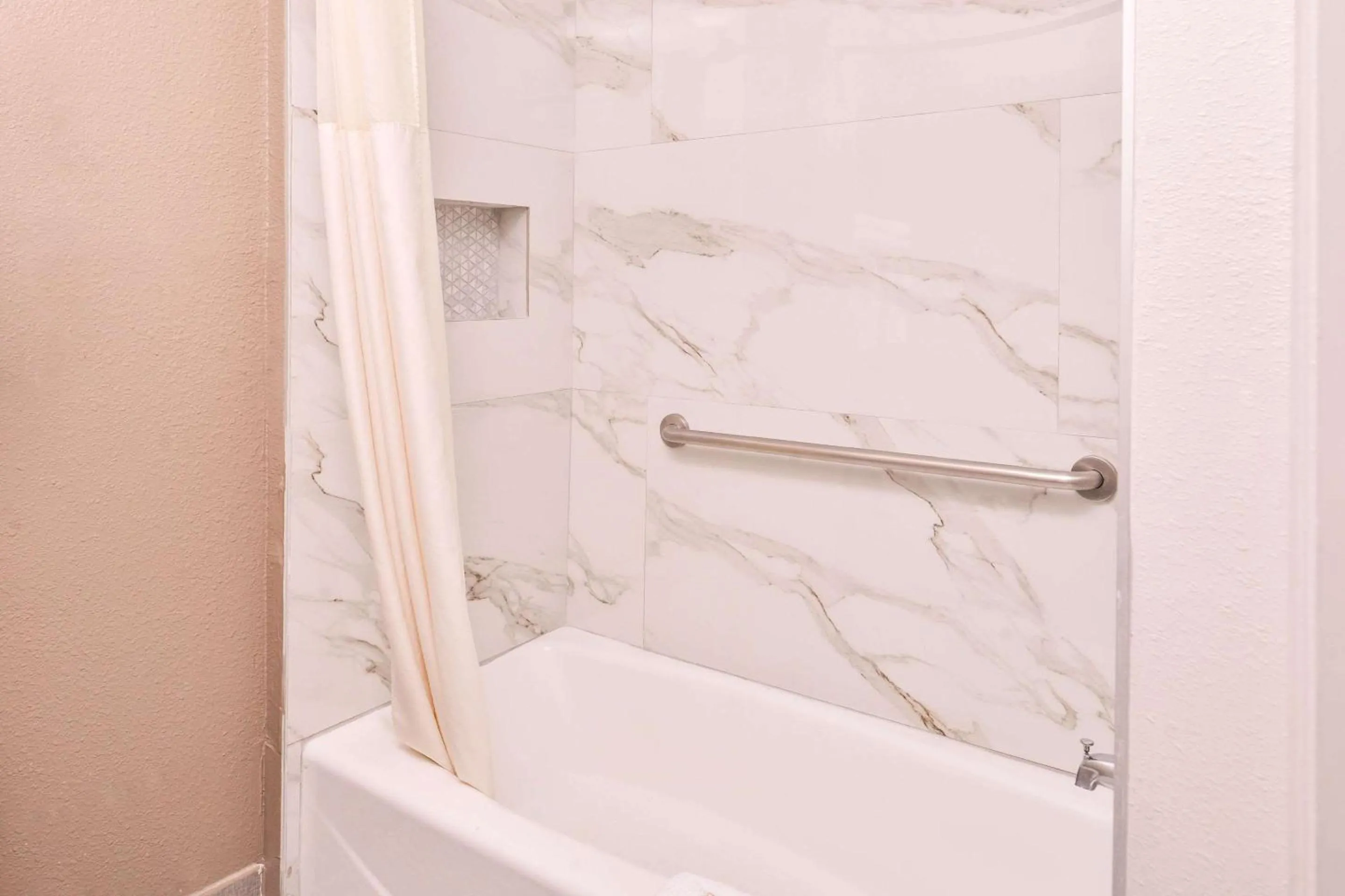 Bathroom in Quality Inn & Suites Beaumont