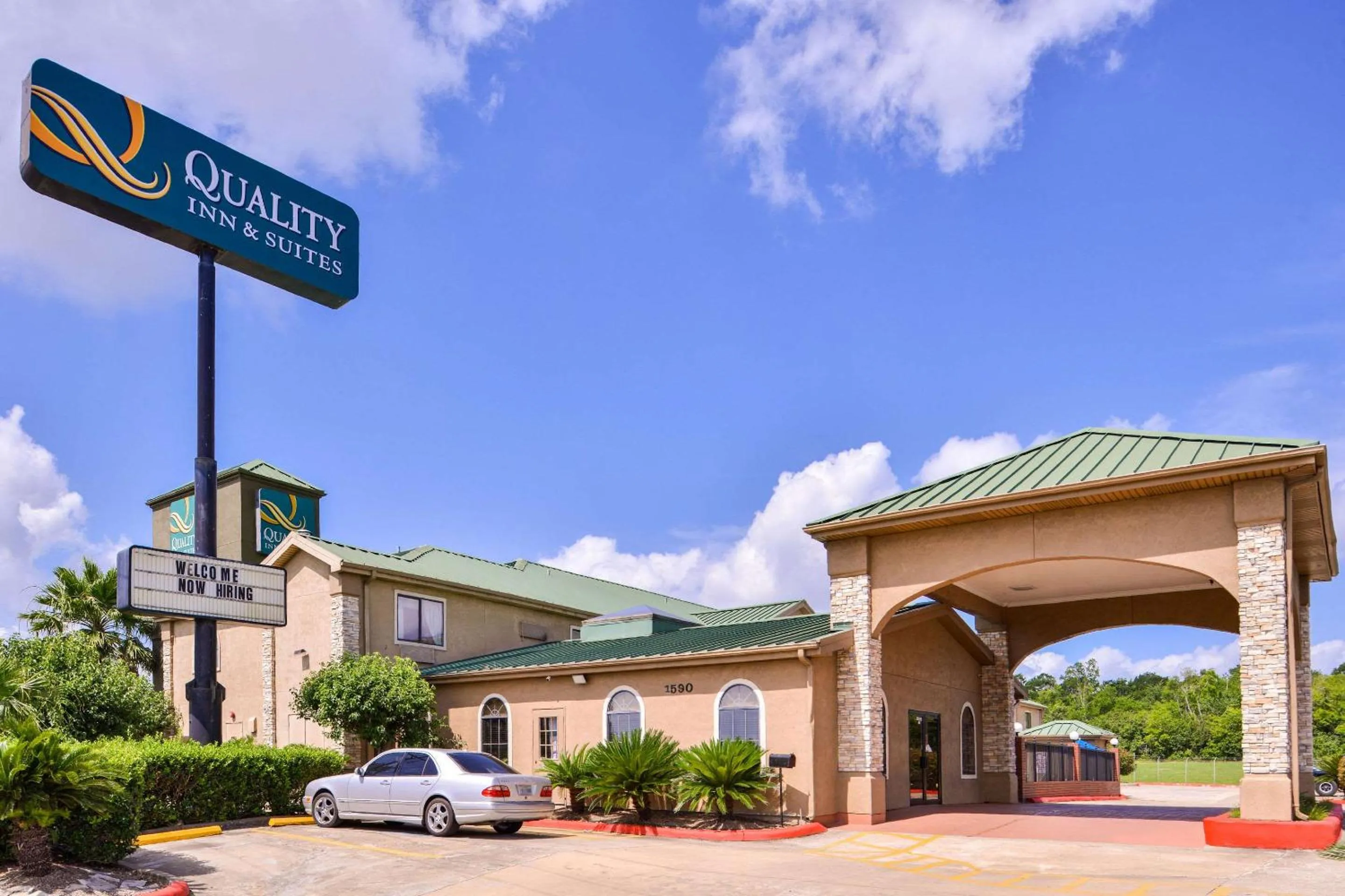 Property building in Quality Inn & Suites Beaumont