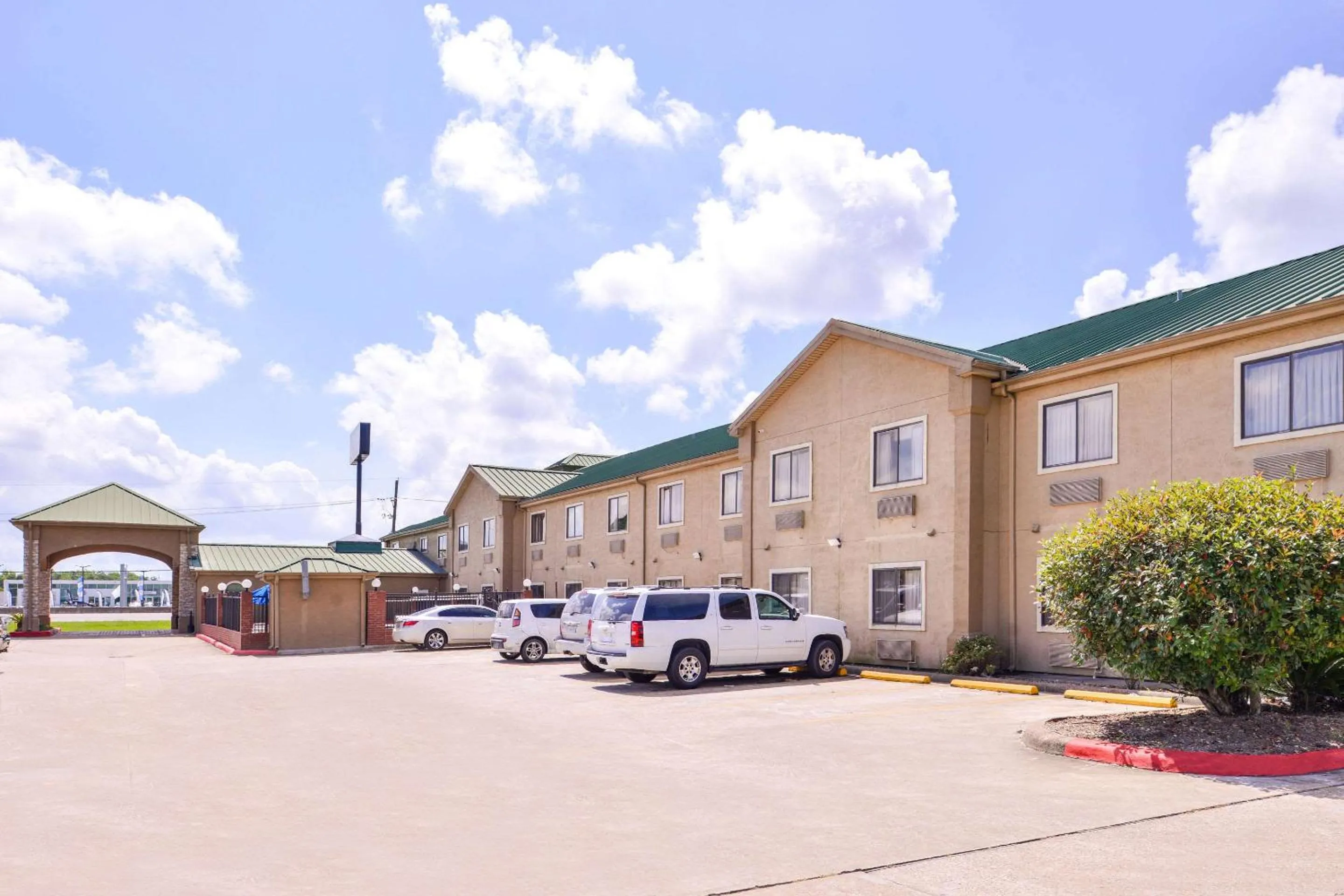 Property building in Quality Inn & Suites Beaumont