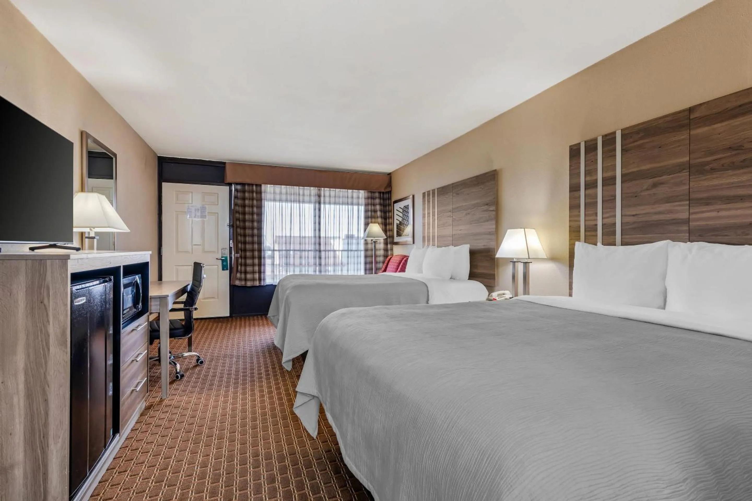 Bedroom, Bed in Quality Inn Paris Texas