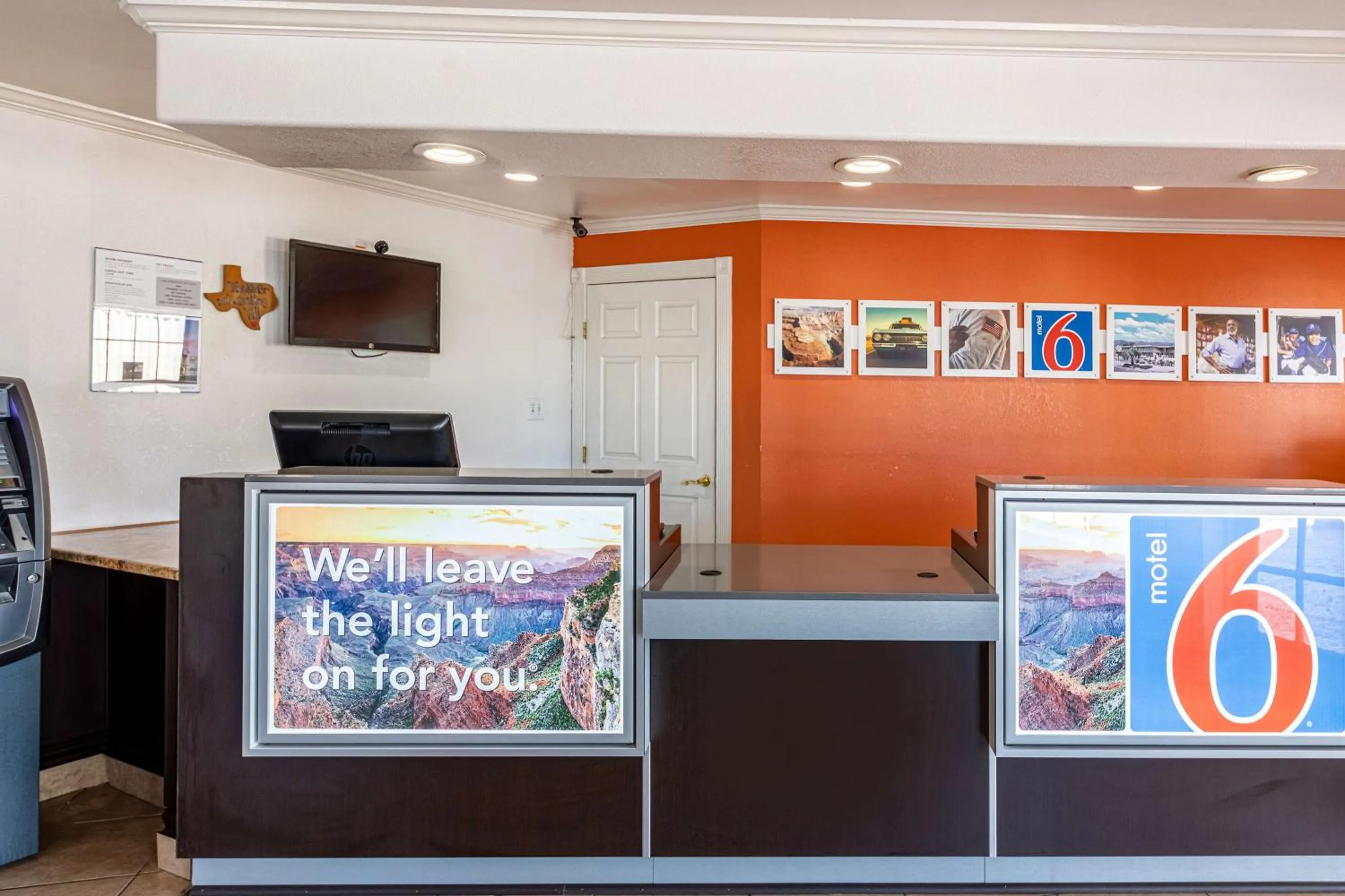 Communal lounge/ TV room in Motel 6-Georgetown, TX