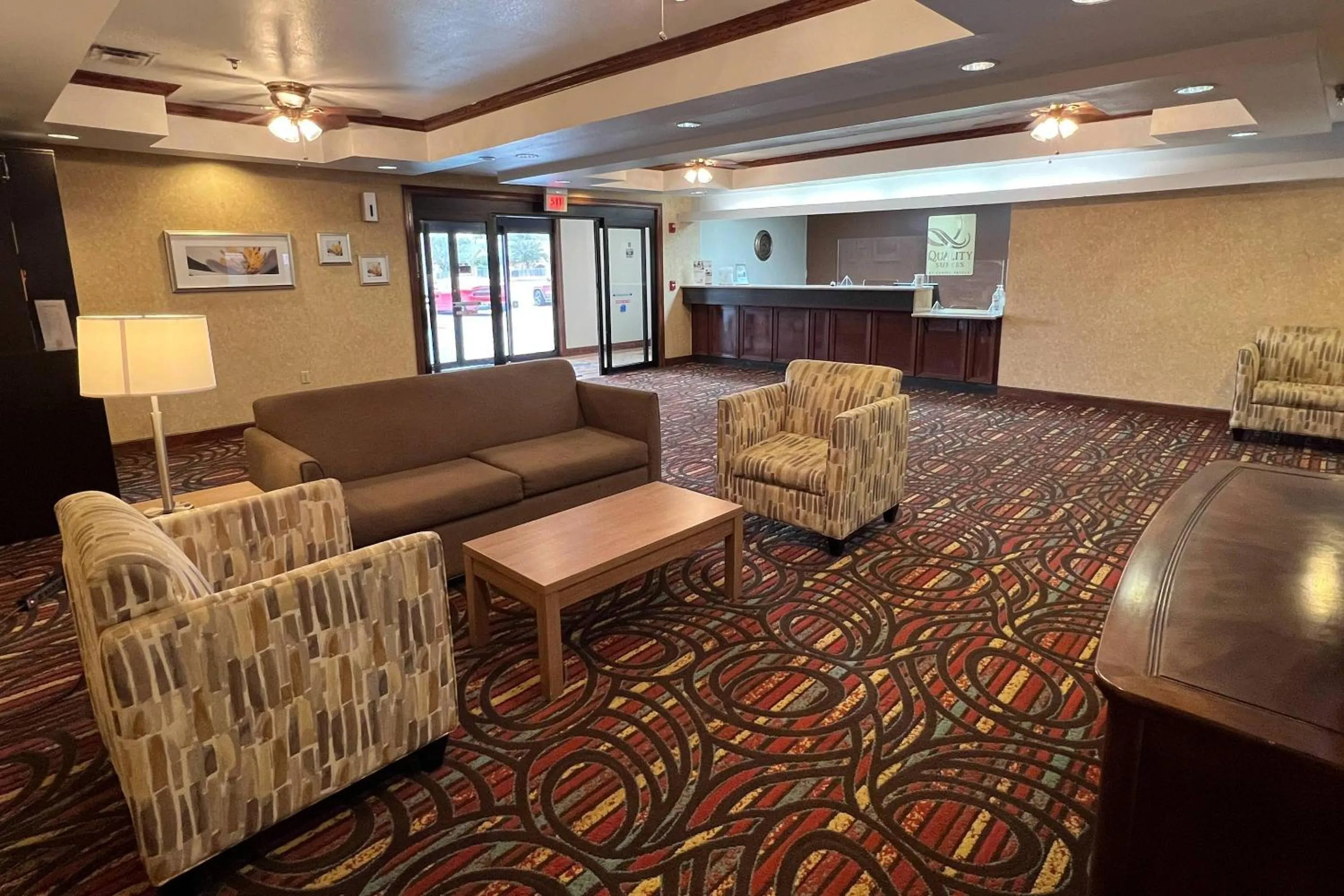 Lobby or reception in Quality Suites Midland North Loop 250