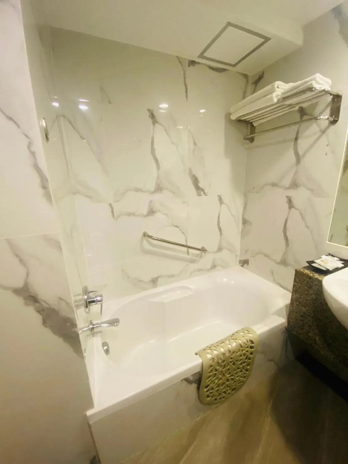 Gold Orchid Bangkok Hotel