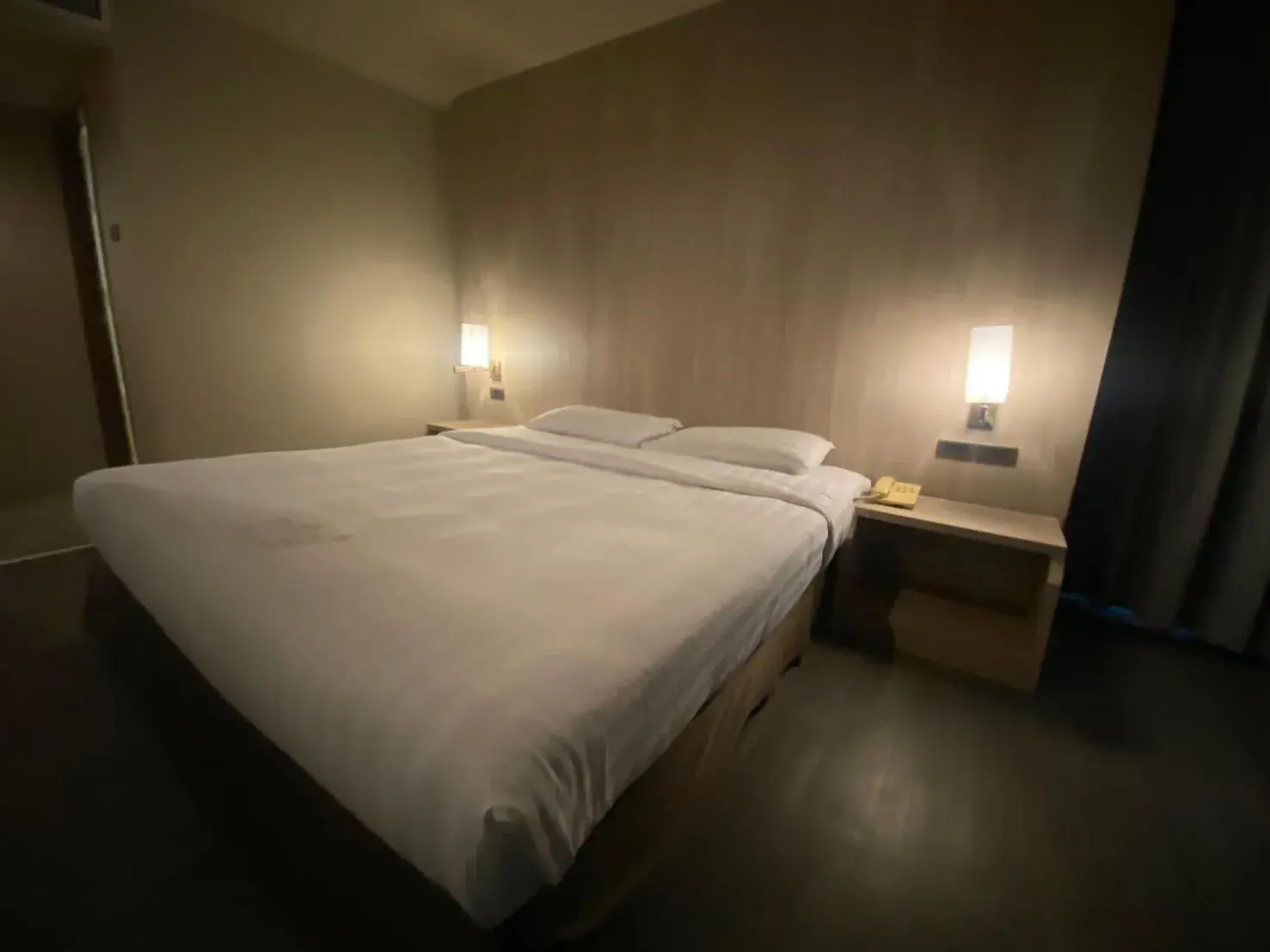 Premium Junior Suite Single Bed in Gold Orchid Bangkok Hotel Premium Junior Suite Single Bed in Gold Orchid Bangkok Hotel