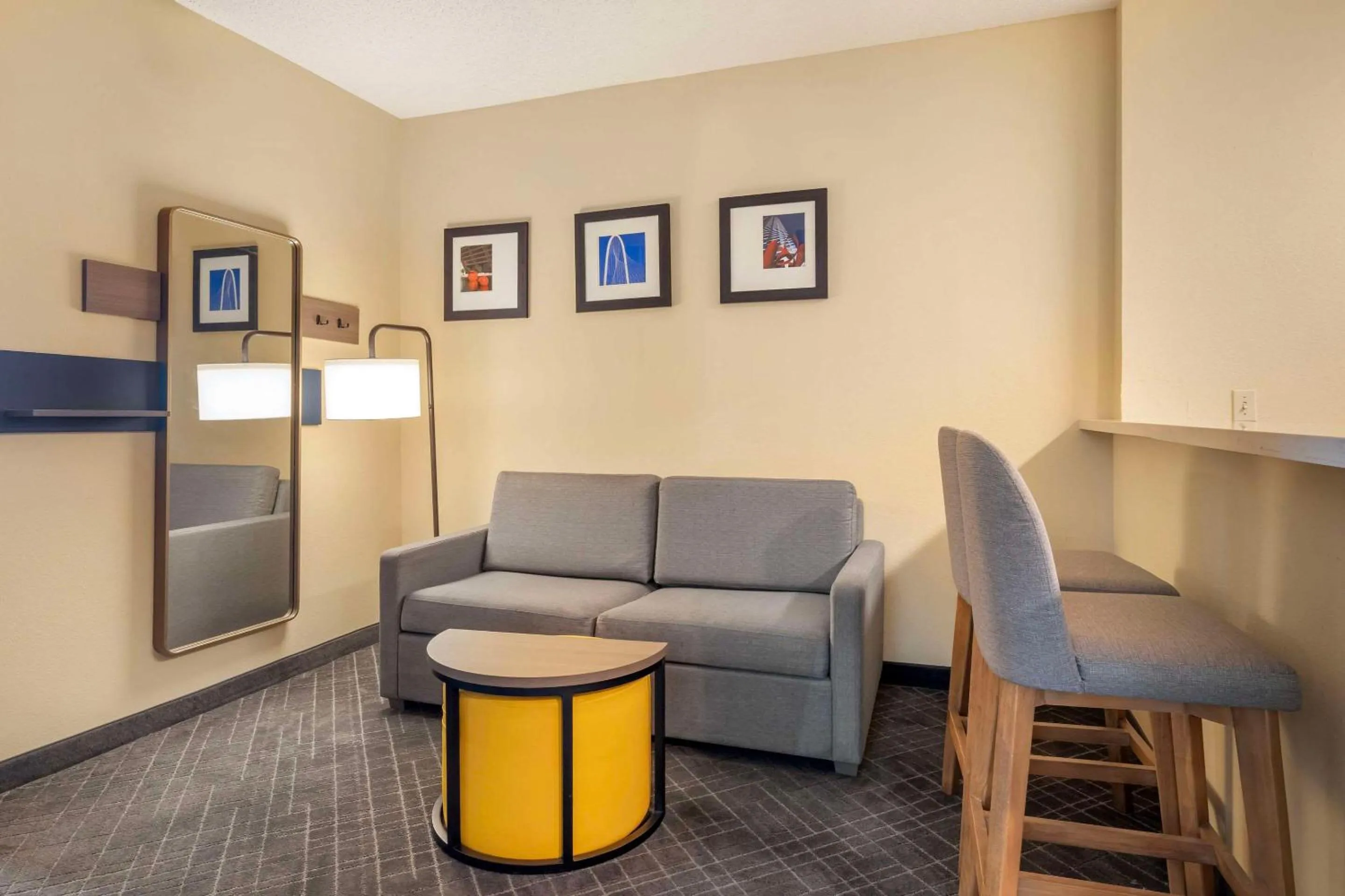 Bedroom in Comfort Suites McKinney-Allen