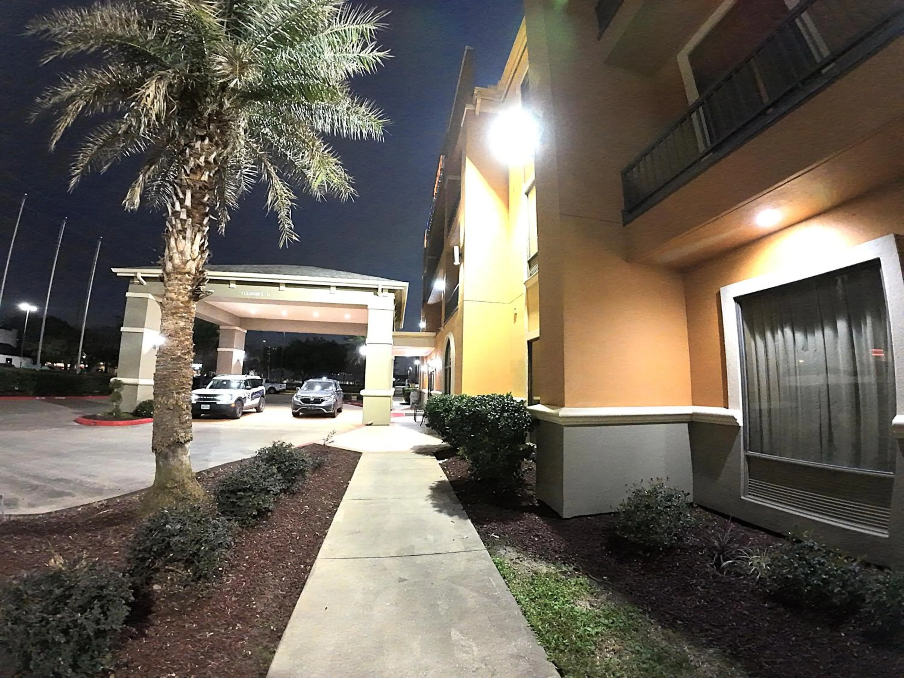 Property building in Comfort Suites Westchase Houston Energy Corridor