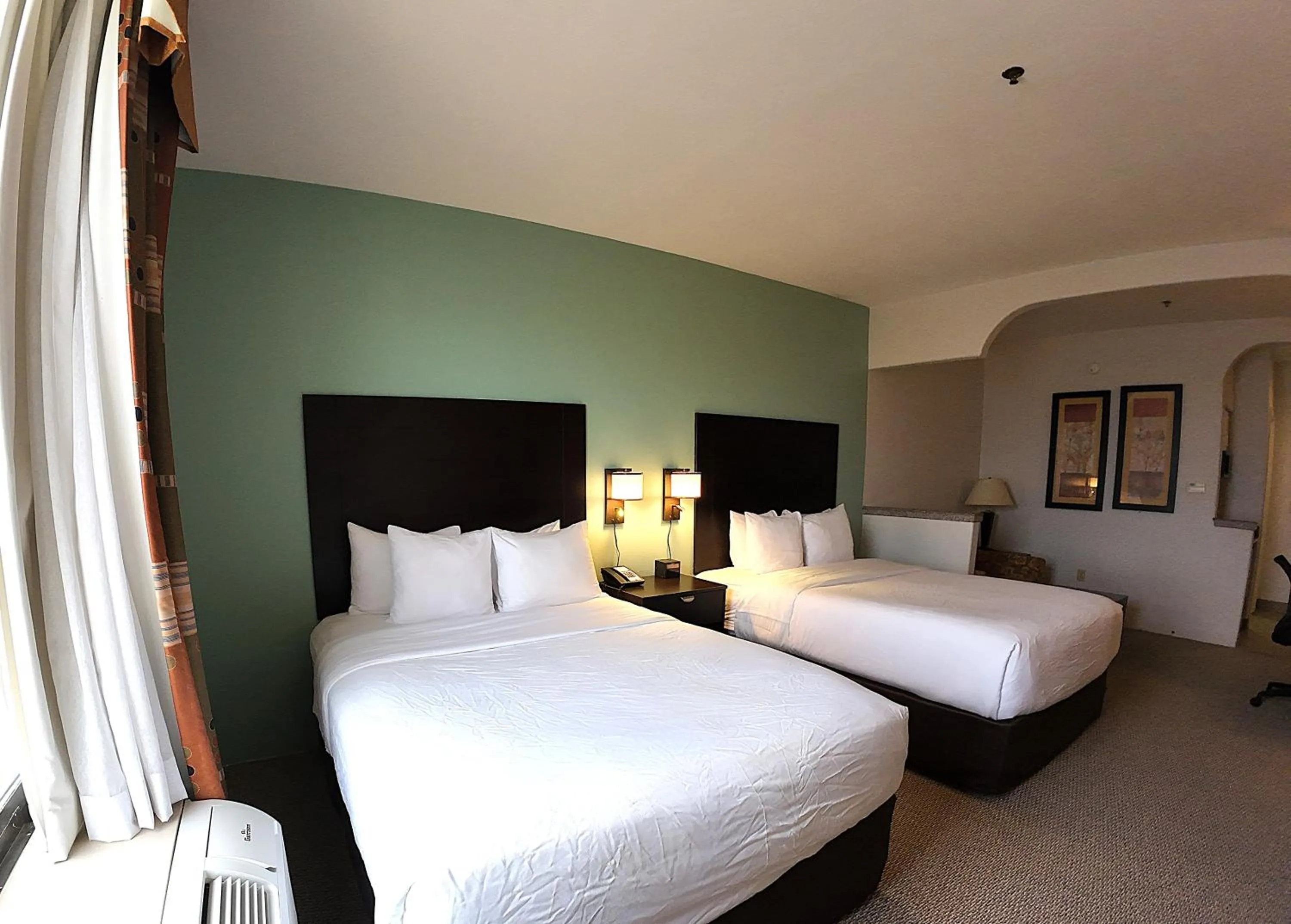 Bedroom, Bed in Comfort Suites Westchase Houston Energy Corridor