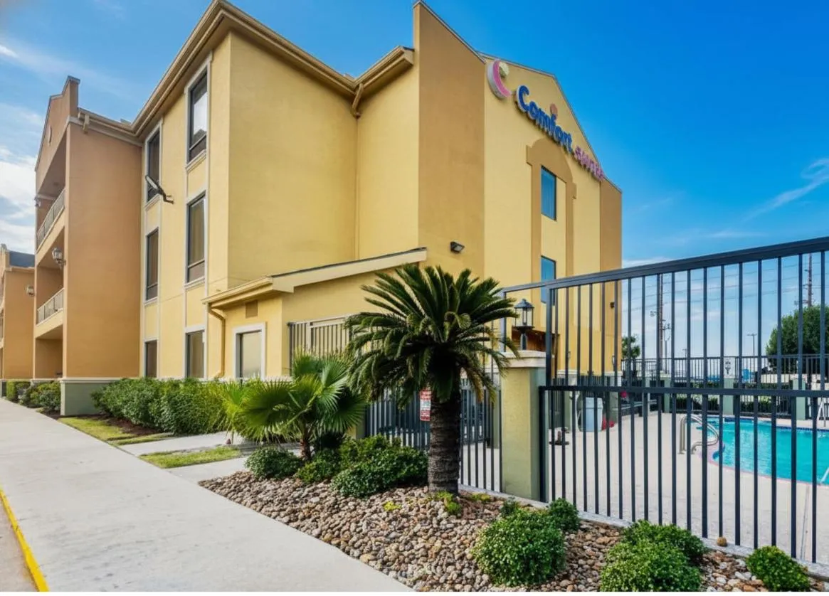 Comfort Suites Westchase Houston Energy Corridor