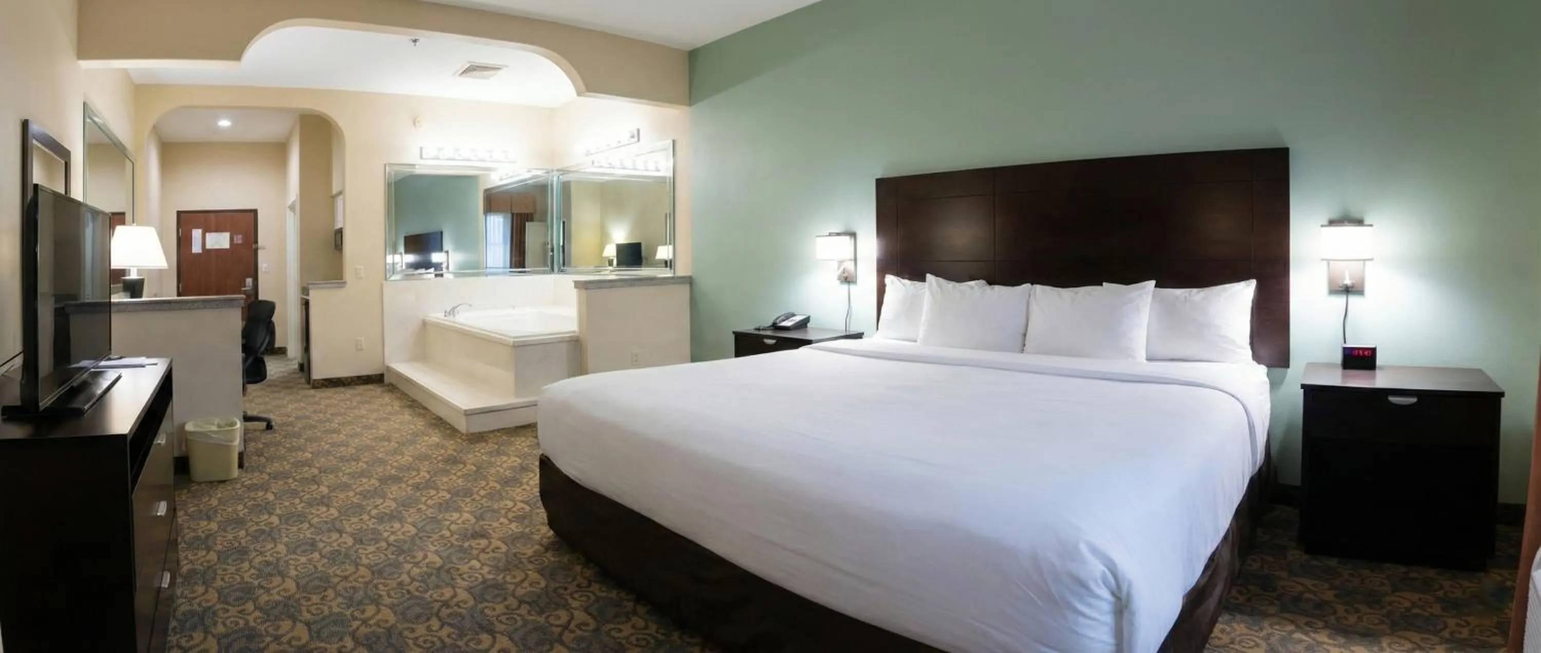 Bed in Comfort Suites Westchase Houston Energy Corridor