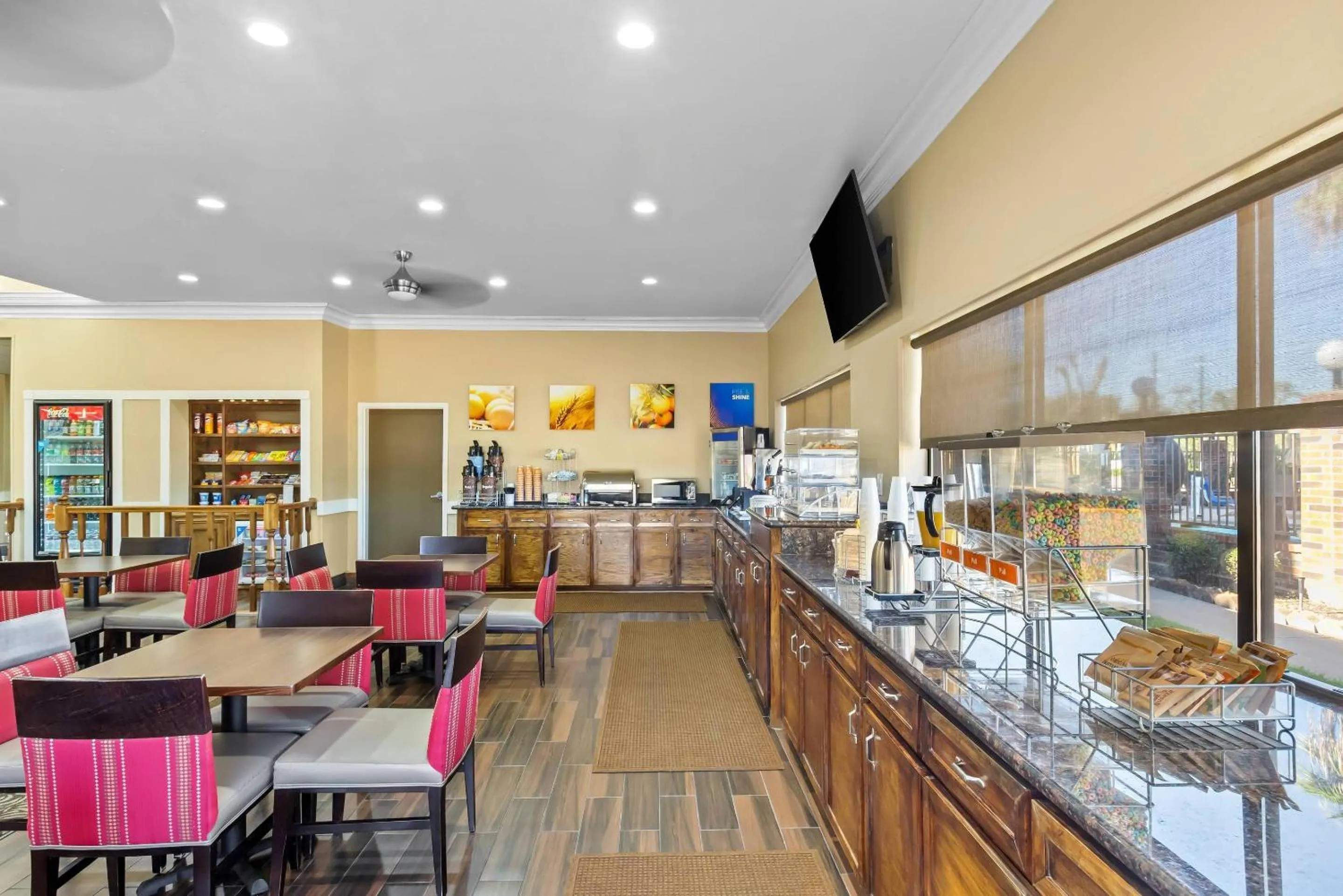 Breakfast in Comfort Suites Lake Jackson Clute