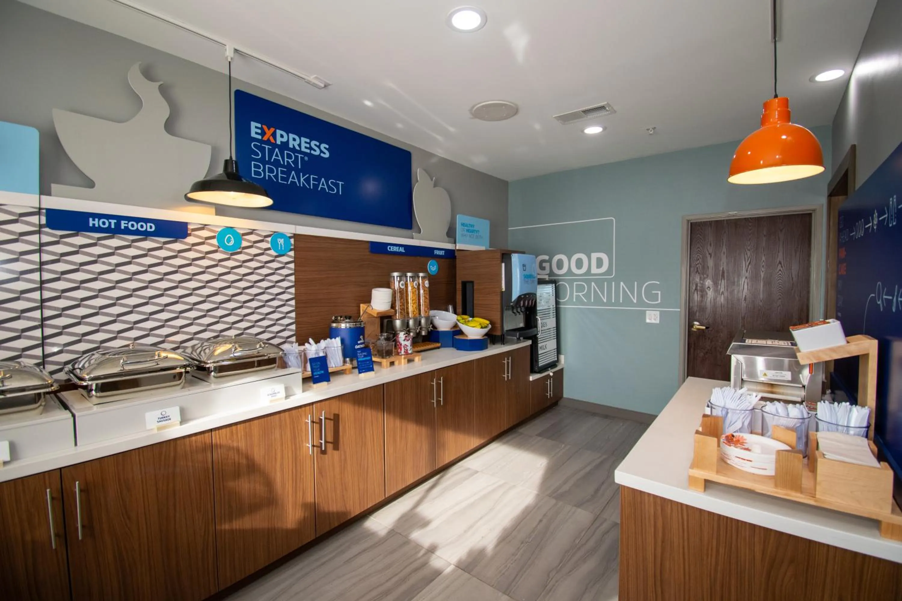 Coffee/tea facilities in Holiday Inn Express & Suites Sulphur Springs by IHG