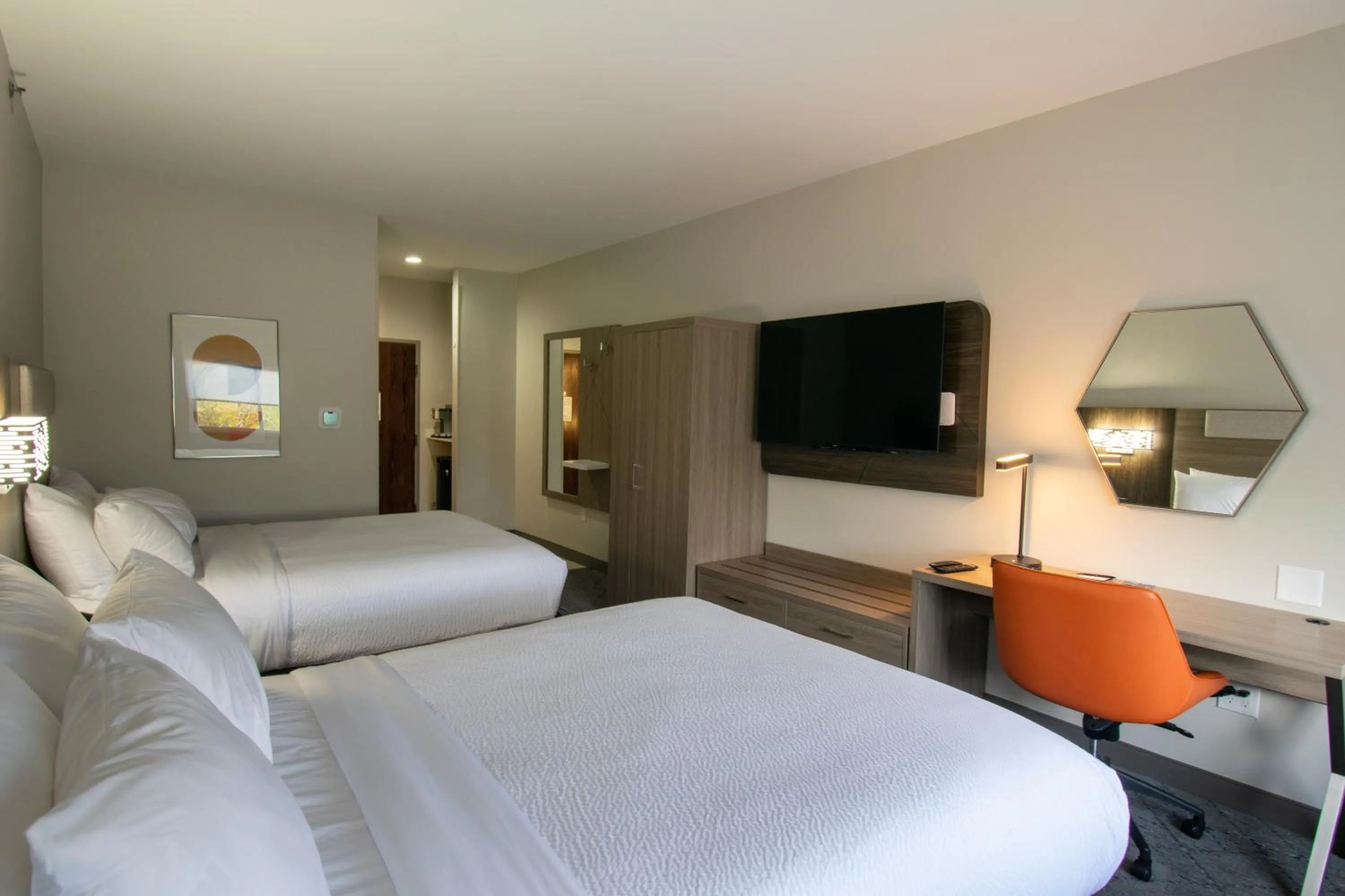 Bed in Holiday Inn Express & Suites Sulphur Springs by IHG
