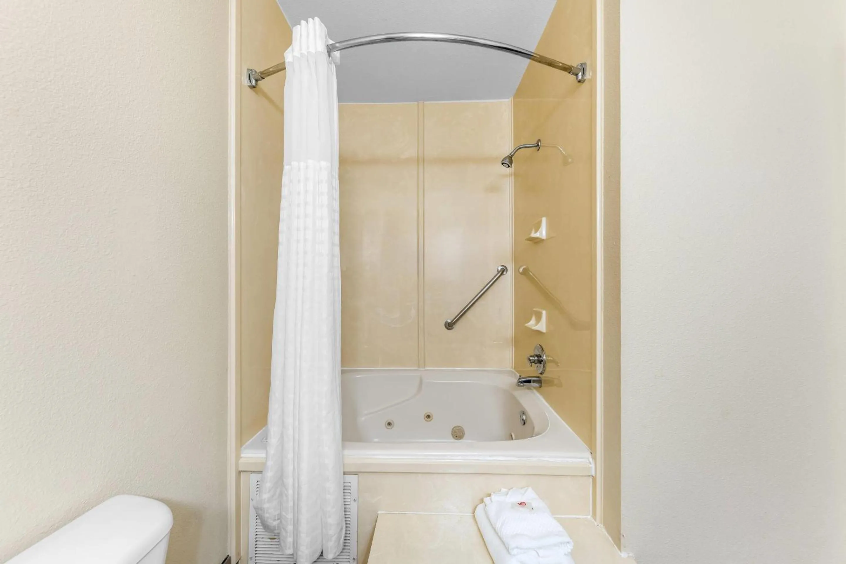 Bedroom in Comfort Inn Corsicana East