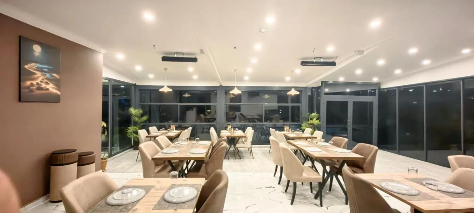 Restaurant/places to eat in istanbul Airport Kumsal Otel