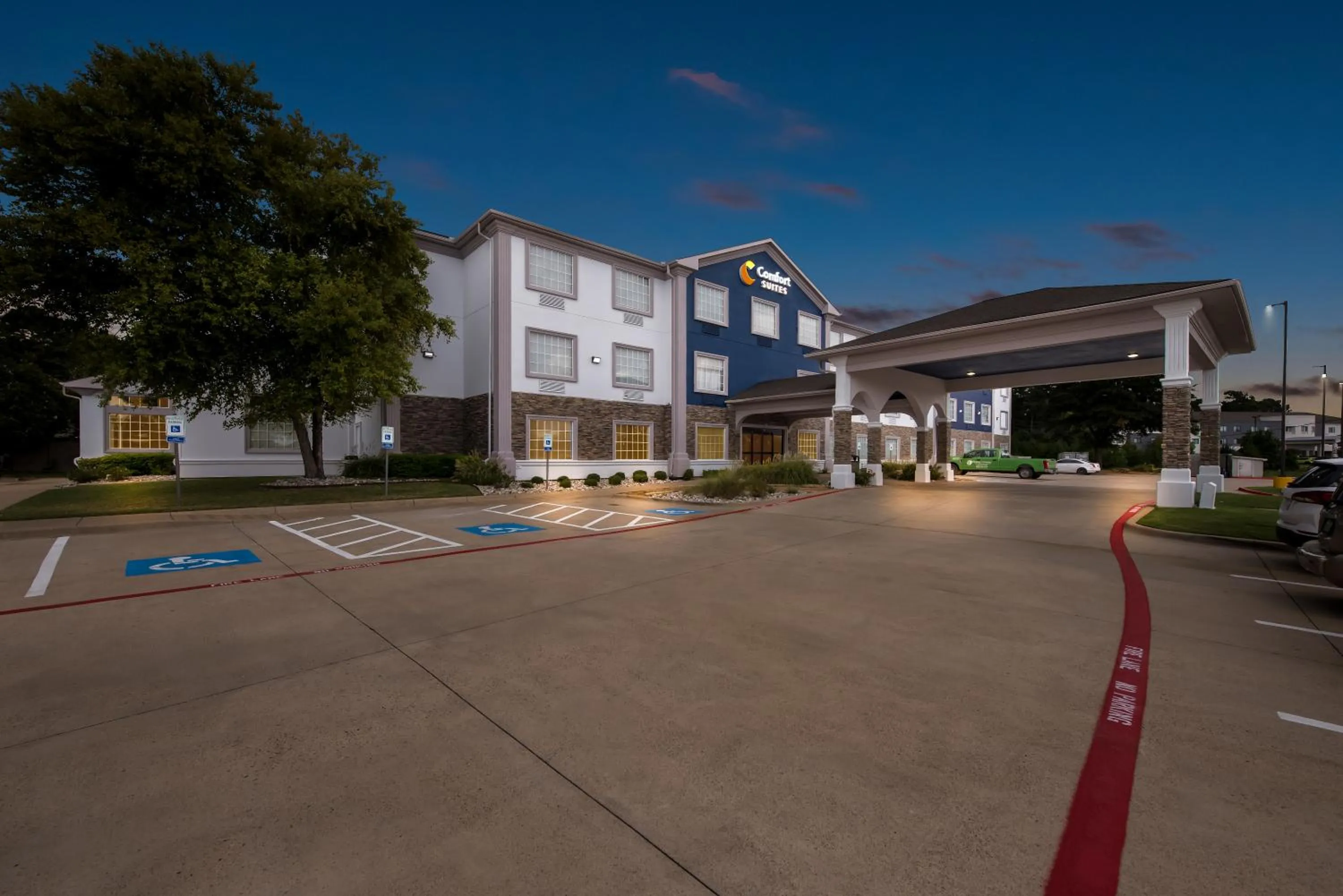 Property building in Comfort Suites Texarkana Texas