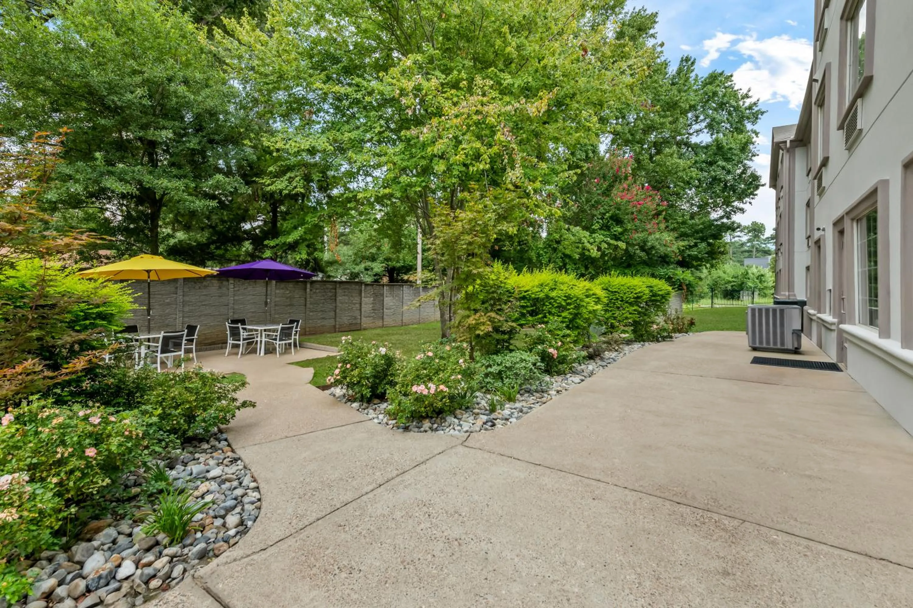 Patio in Comfort Suites Texarkana Texas