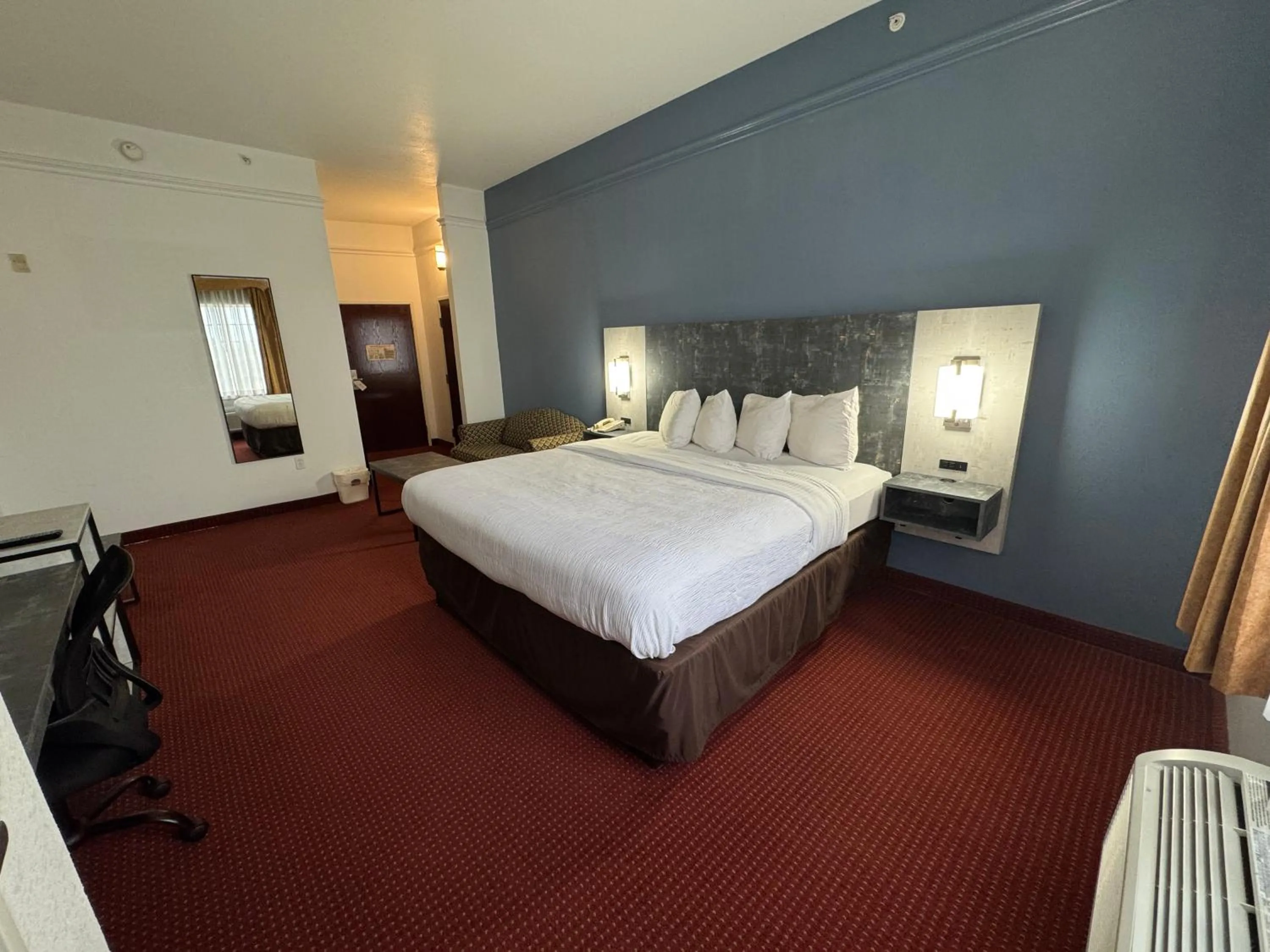 Bed in FairBridge Inn & Suites Cleburne