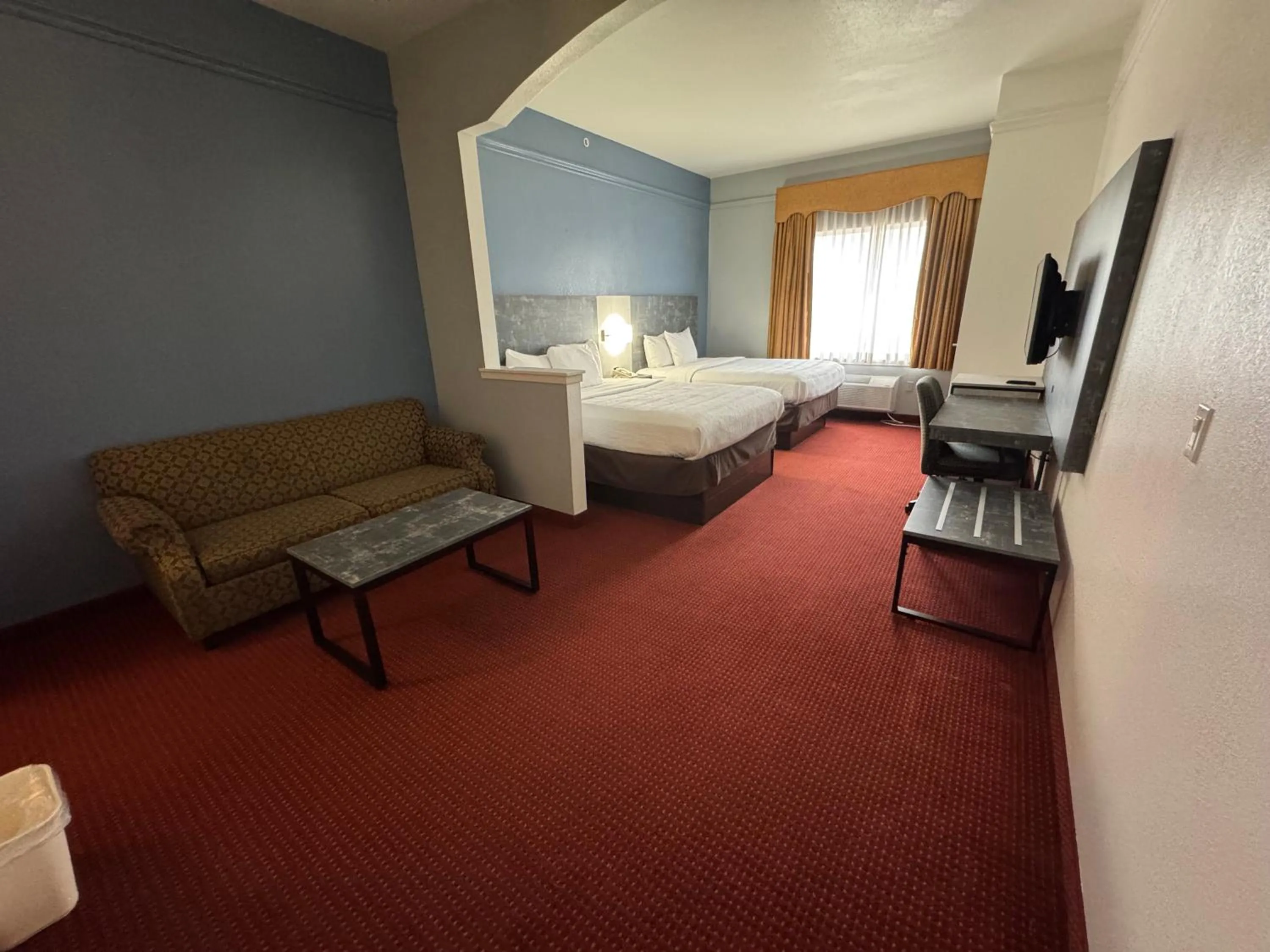 TV and multimedia, Bed in FairBridge Inn & Suites Cleburne