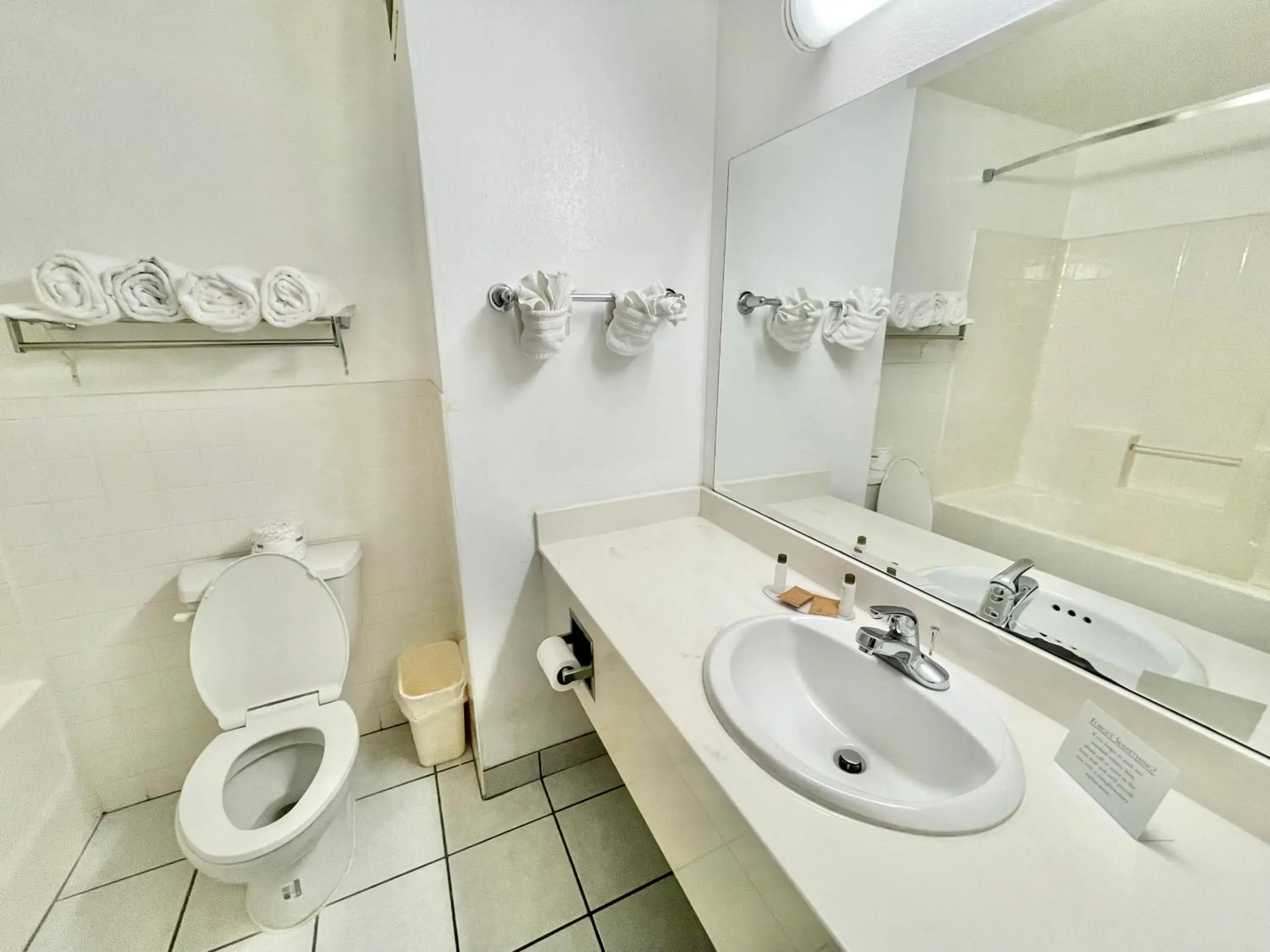 King Suite - Smoking in FairBridge Inn & Suites Cleburne King Suite - Smoking in FairBridge Inn & Suites Cleburne