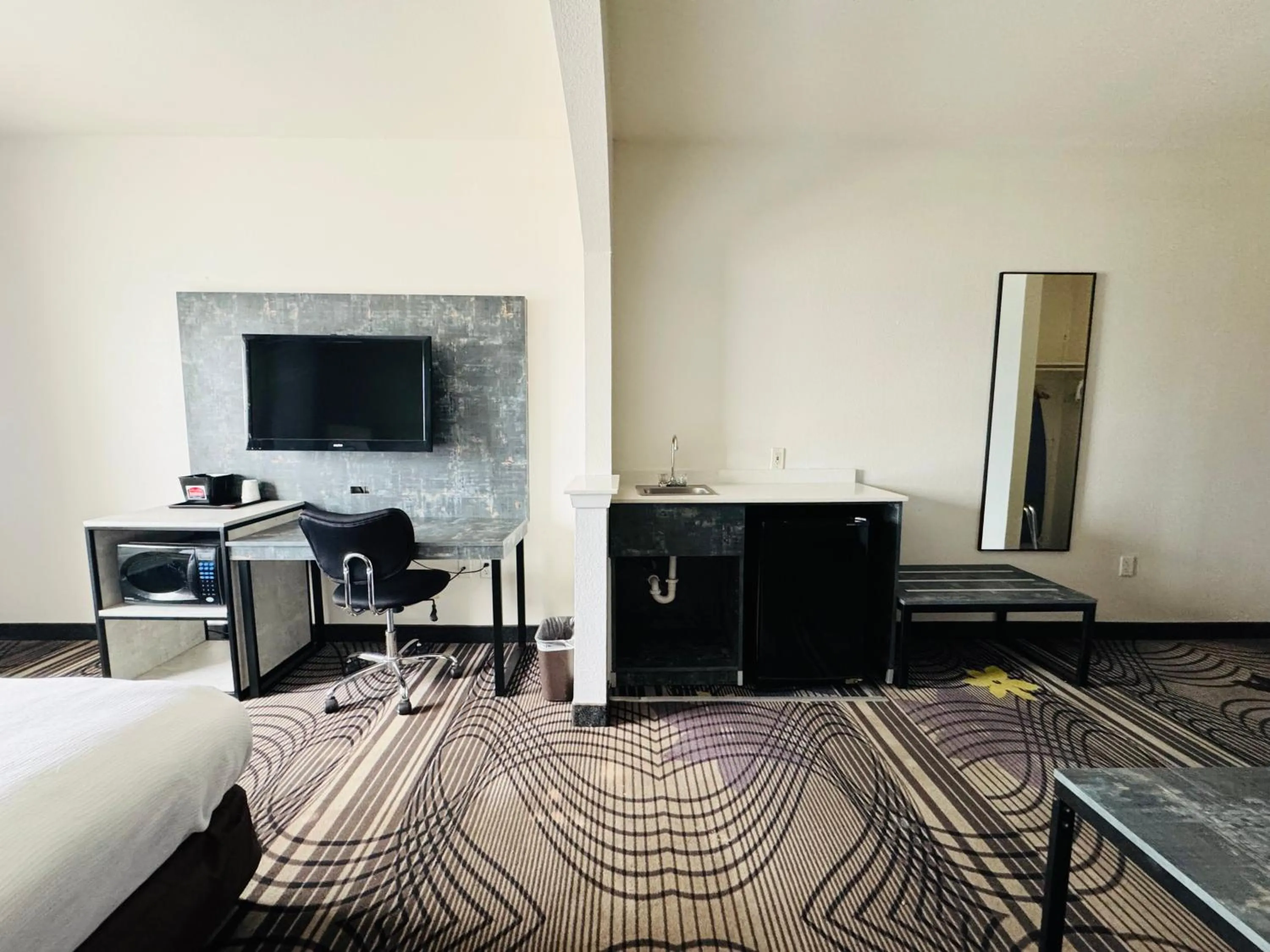 Kitchen or kitchenette in FairBridge Inn & Suites Cleburne