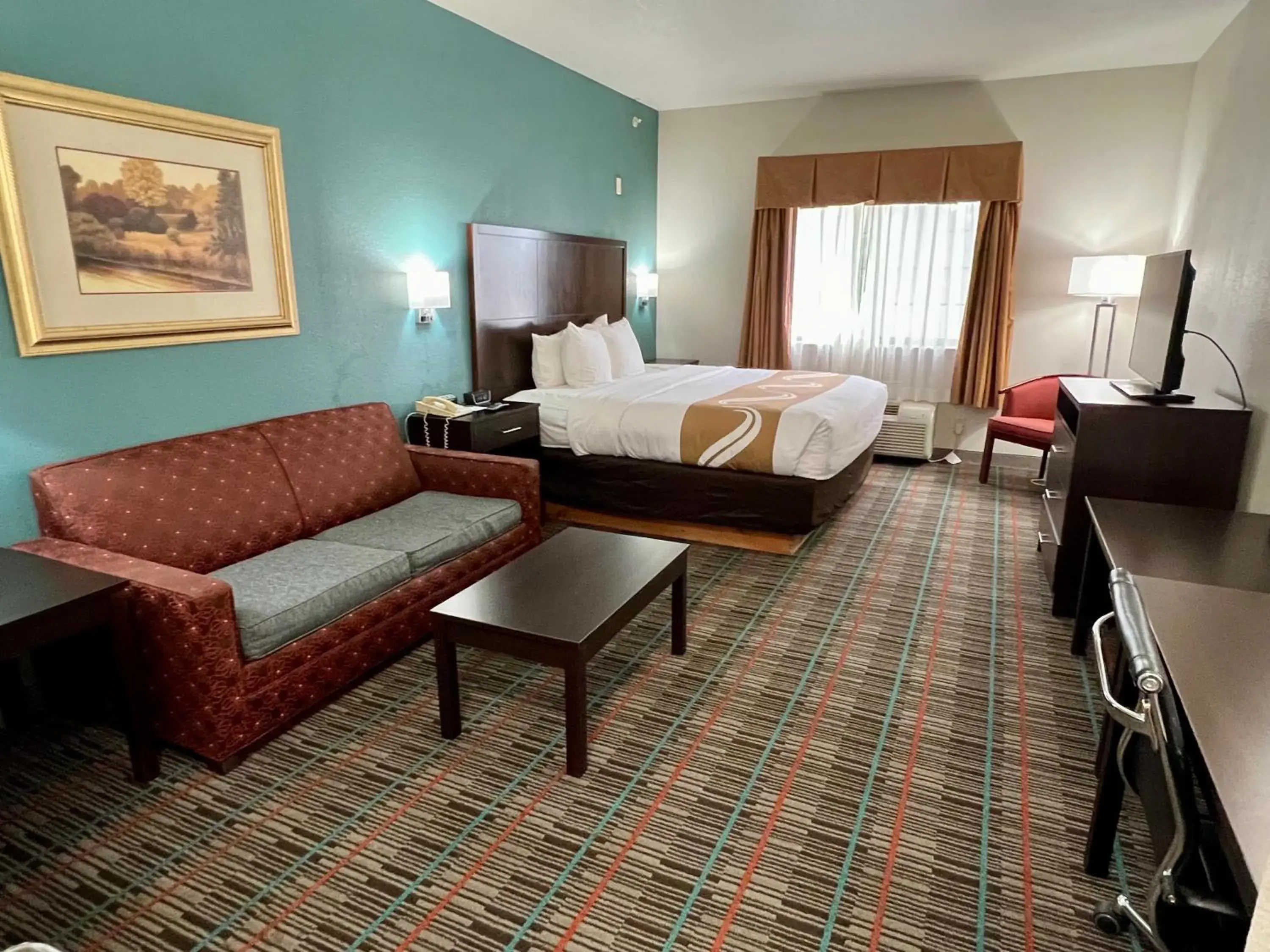 King Room - Non-Smoking in Quality Inn & Suites Near University King Room - Non-Smoking in Quality Inn & Suites Near University