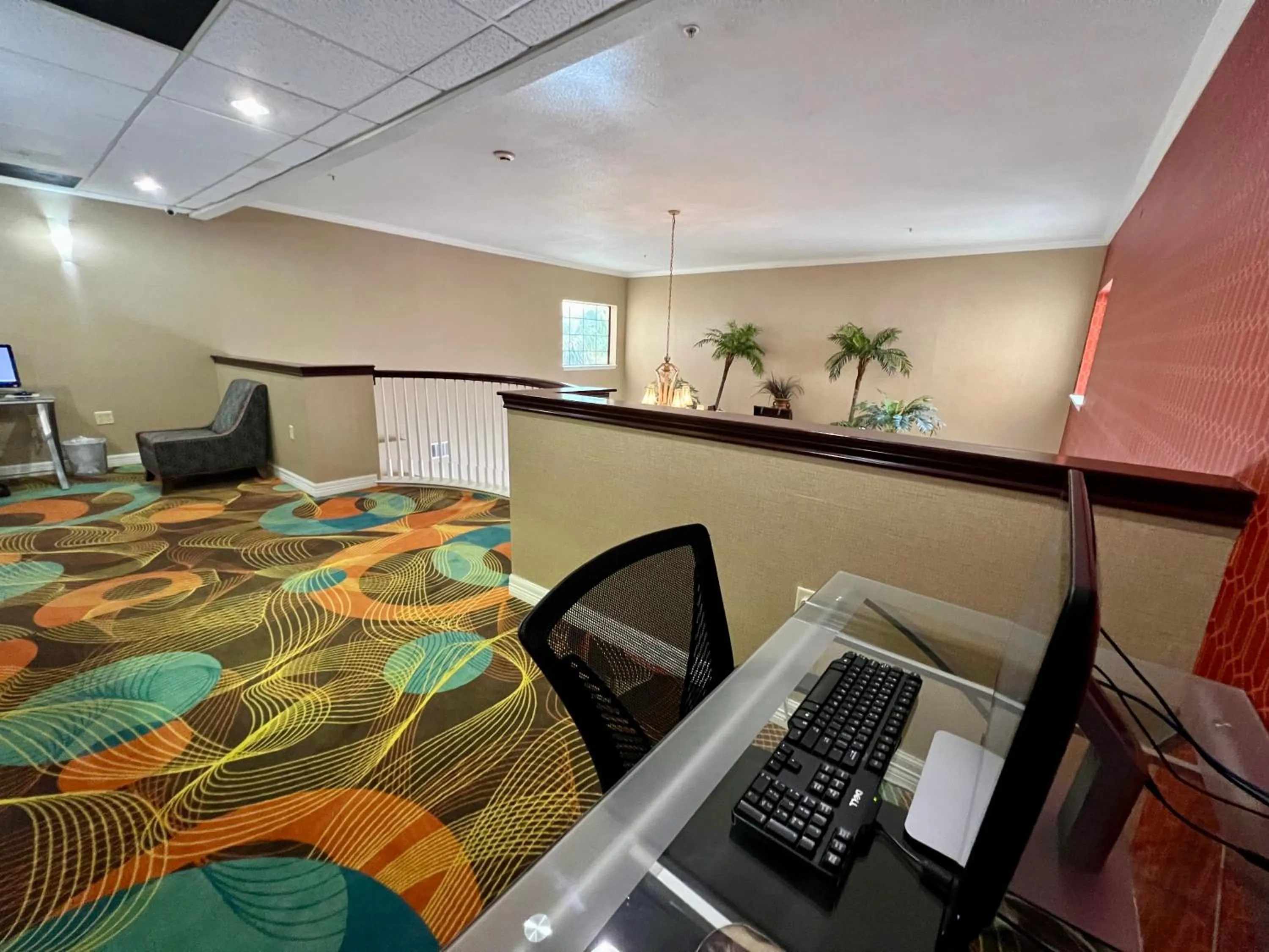 Business facilities, Bed in Quality Inn & Suites Near University