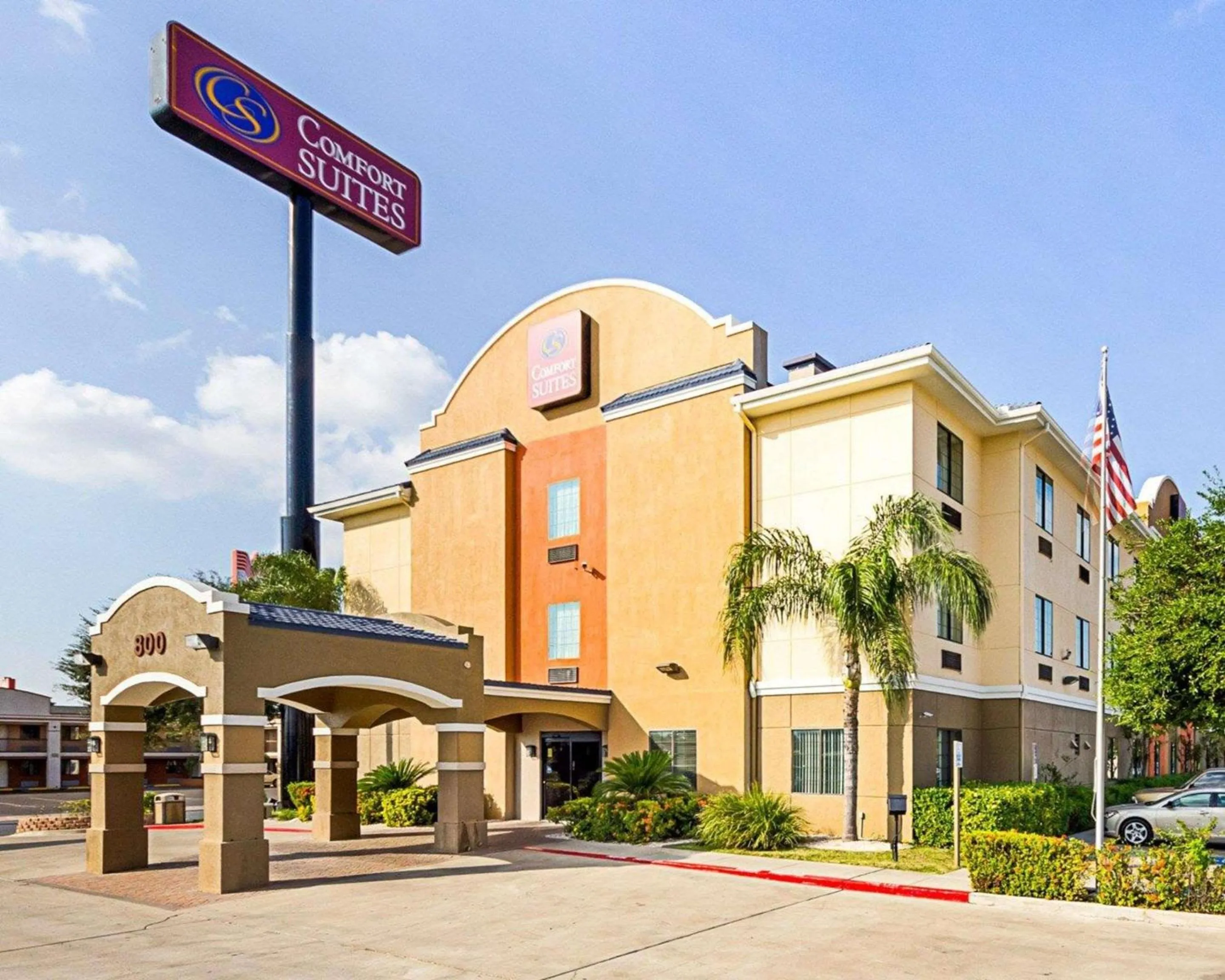 Property building in Comfort Suites At Plaza Mall