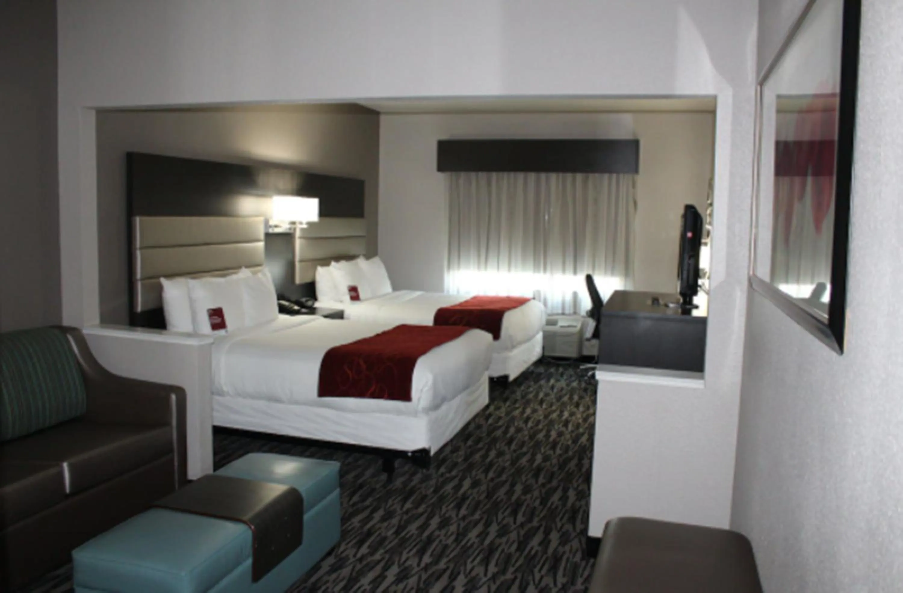 Bedroom, Bed in Comfort Suites Lewisville - Dallas