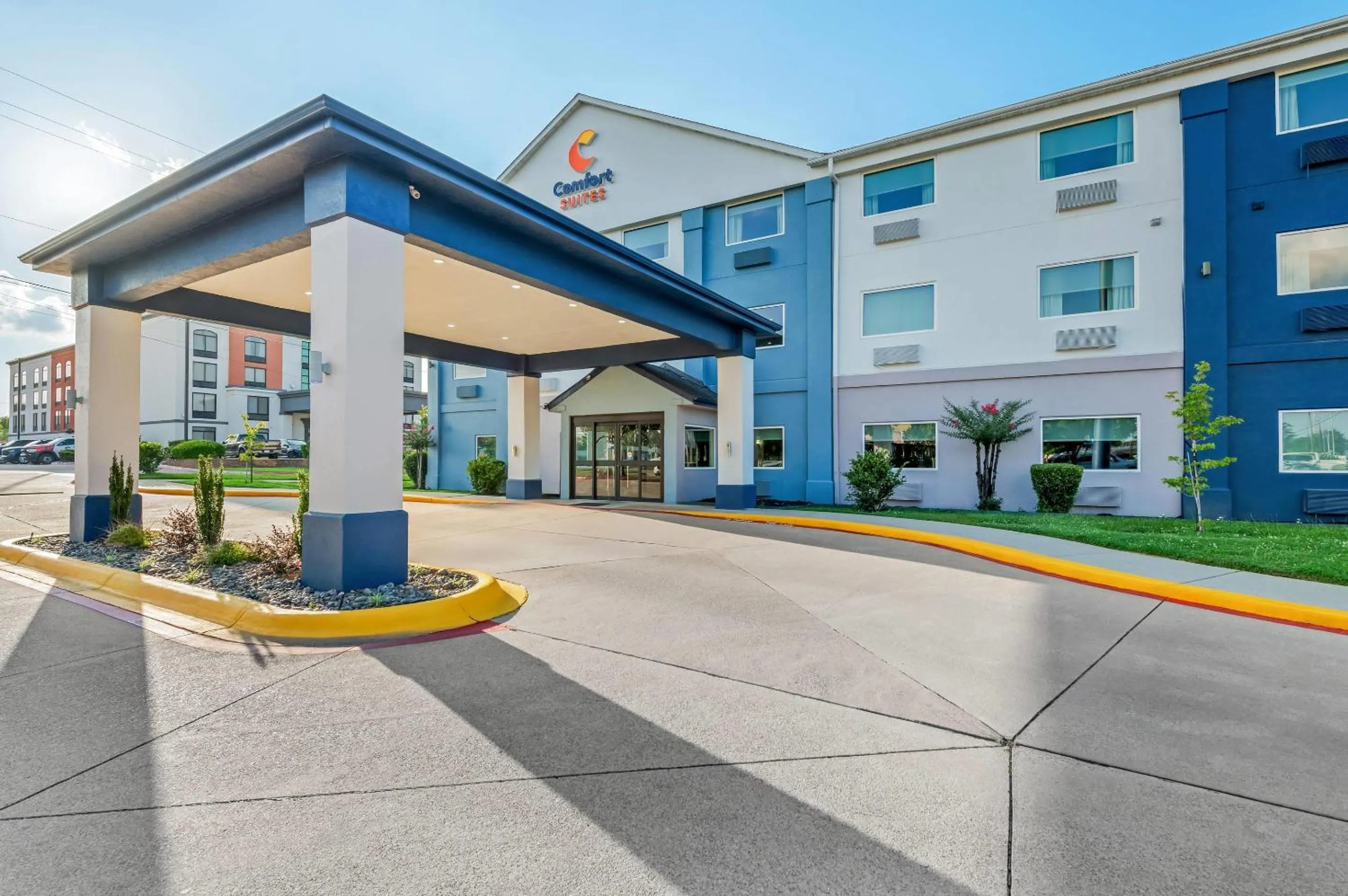 Property building in Comfort Suites Longview North