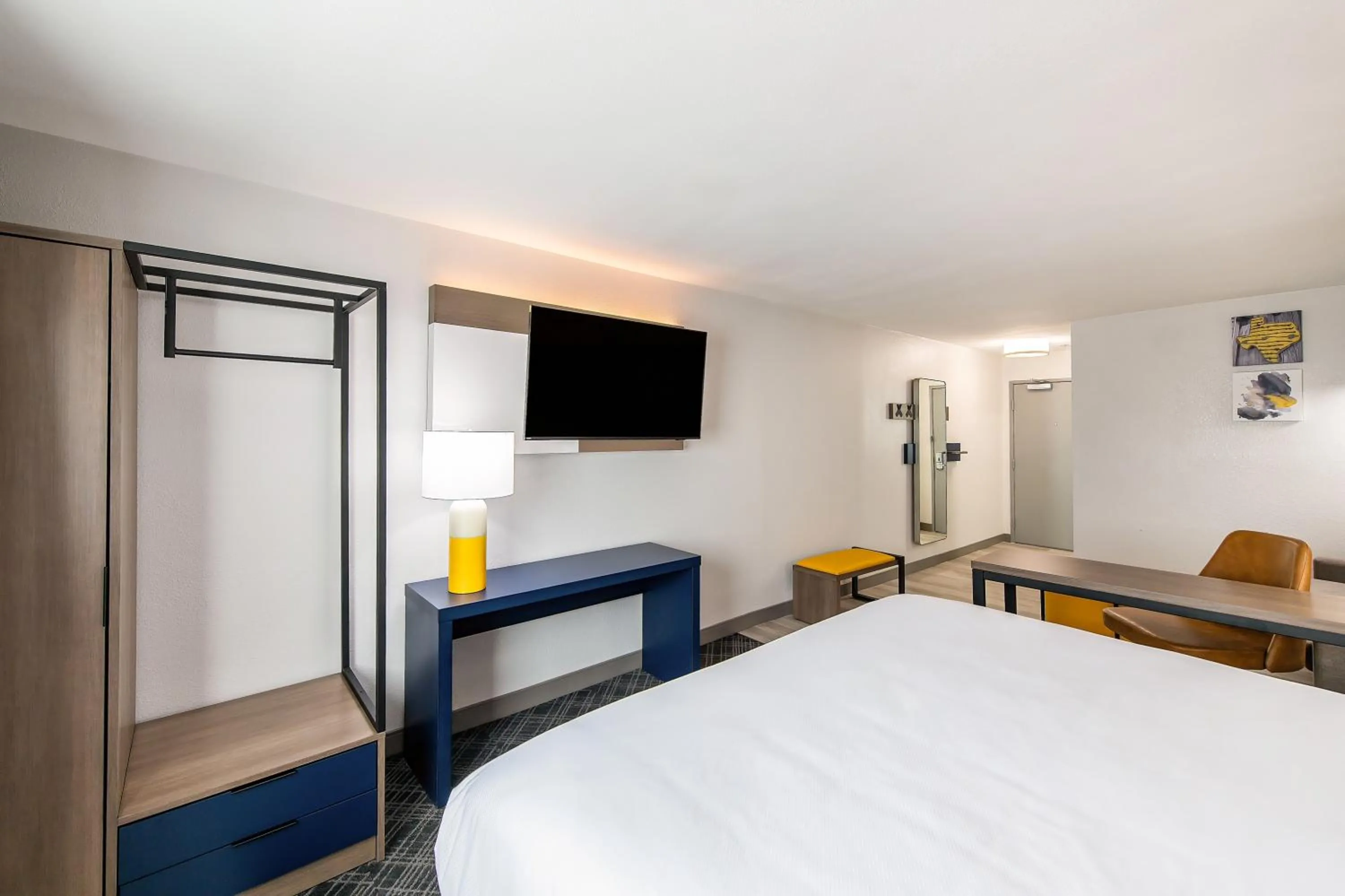 TV and multimedia, Bed in Comfort Suites Longview North