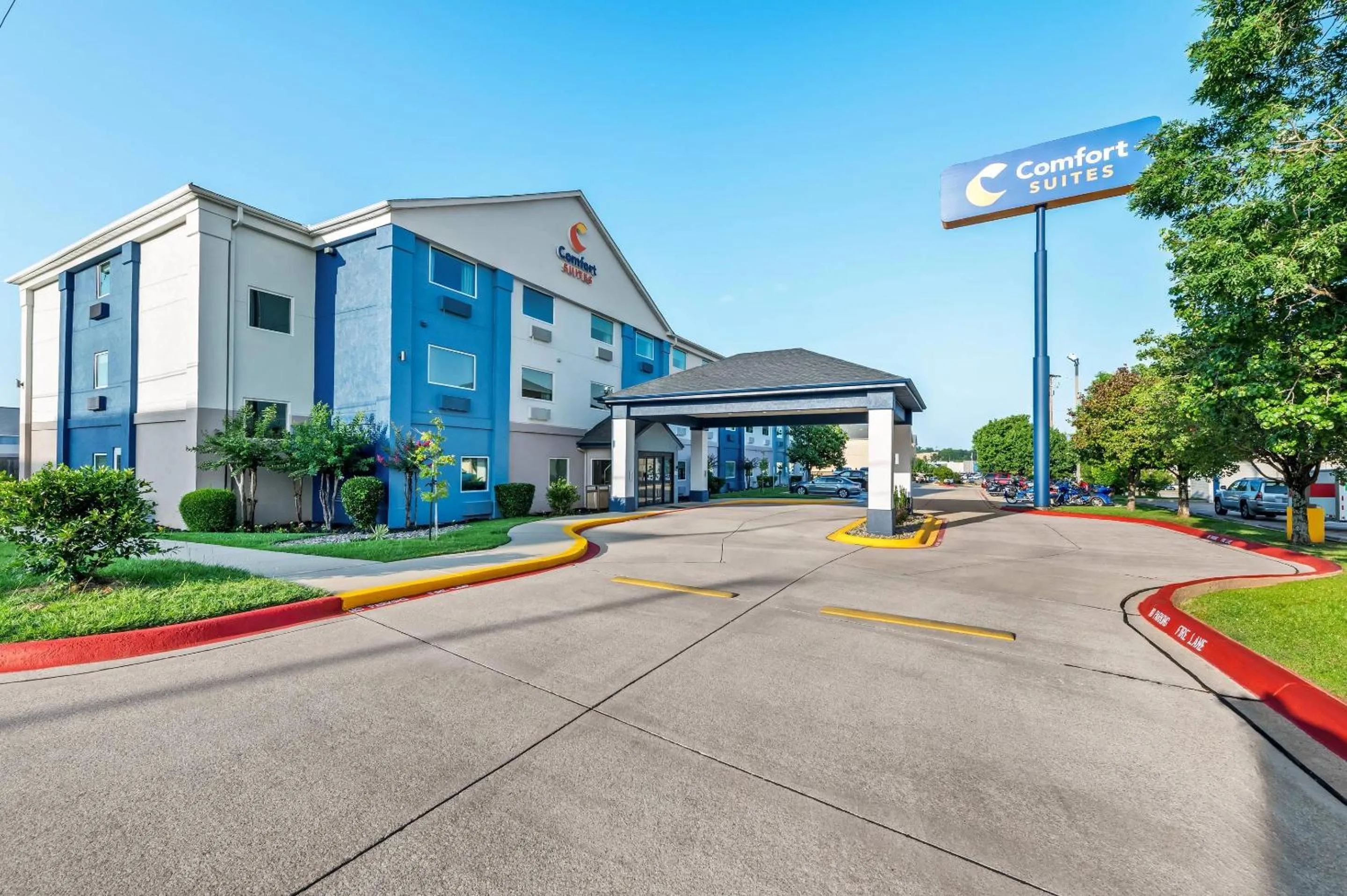 Property building in Comfort Suites Longview North