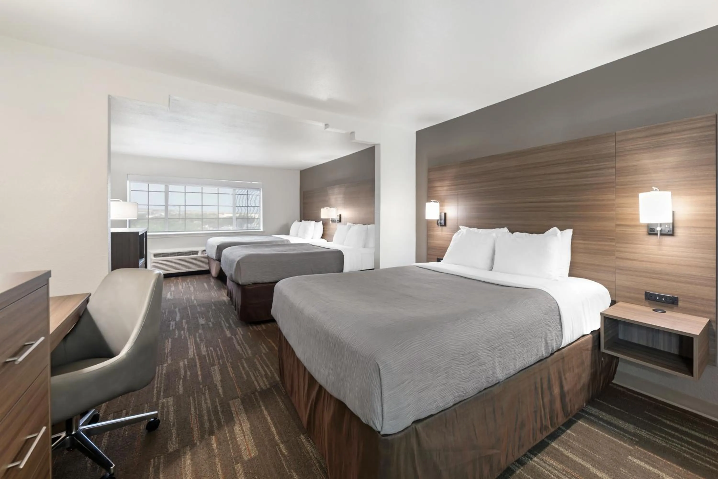 Bed in Quality Inn Near Seaworld - Lackland