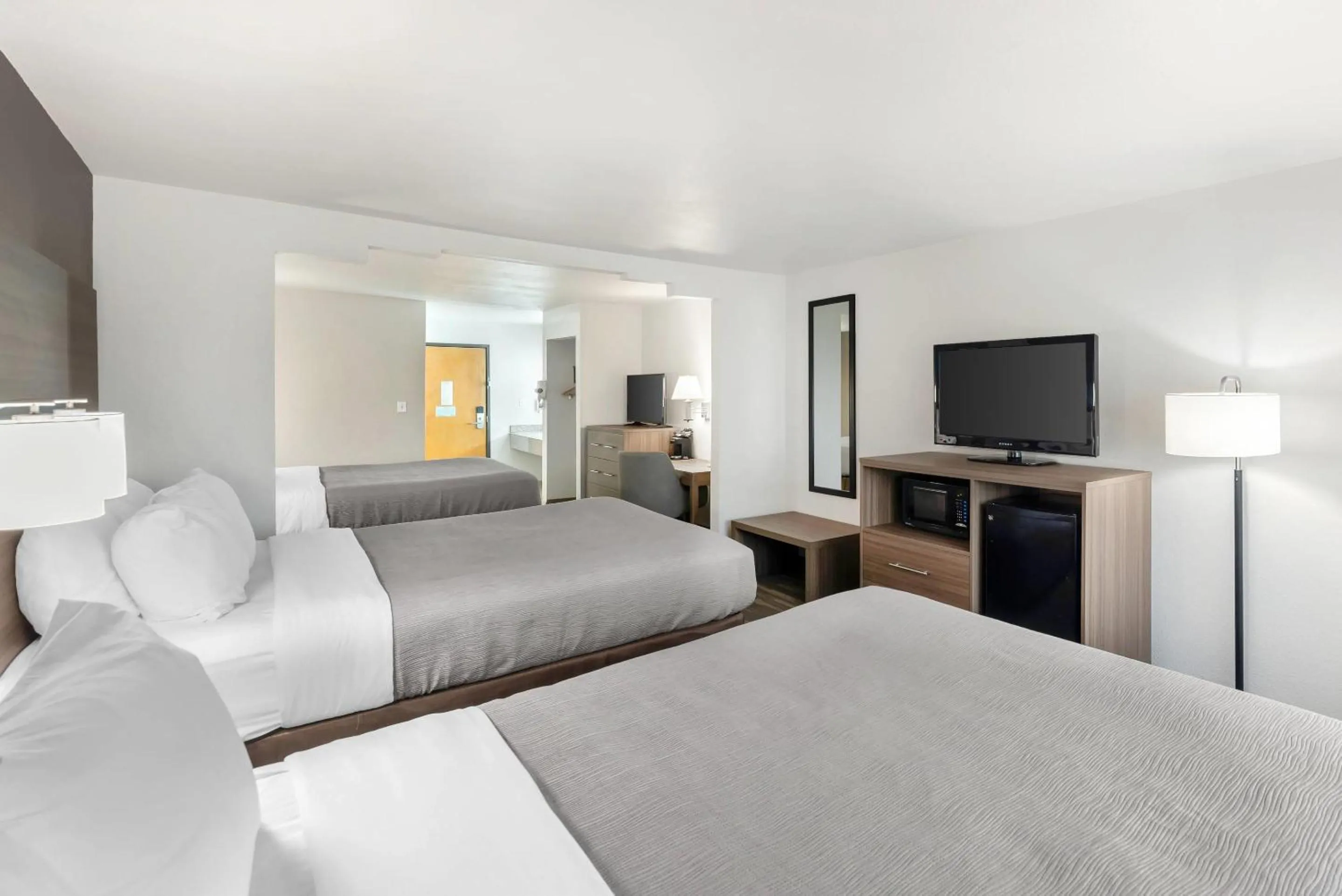 Bedroom, Bed in Quality Inn Near Seaworld - Lackland