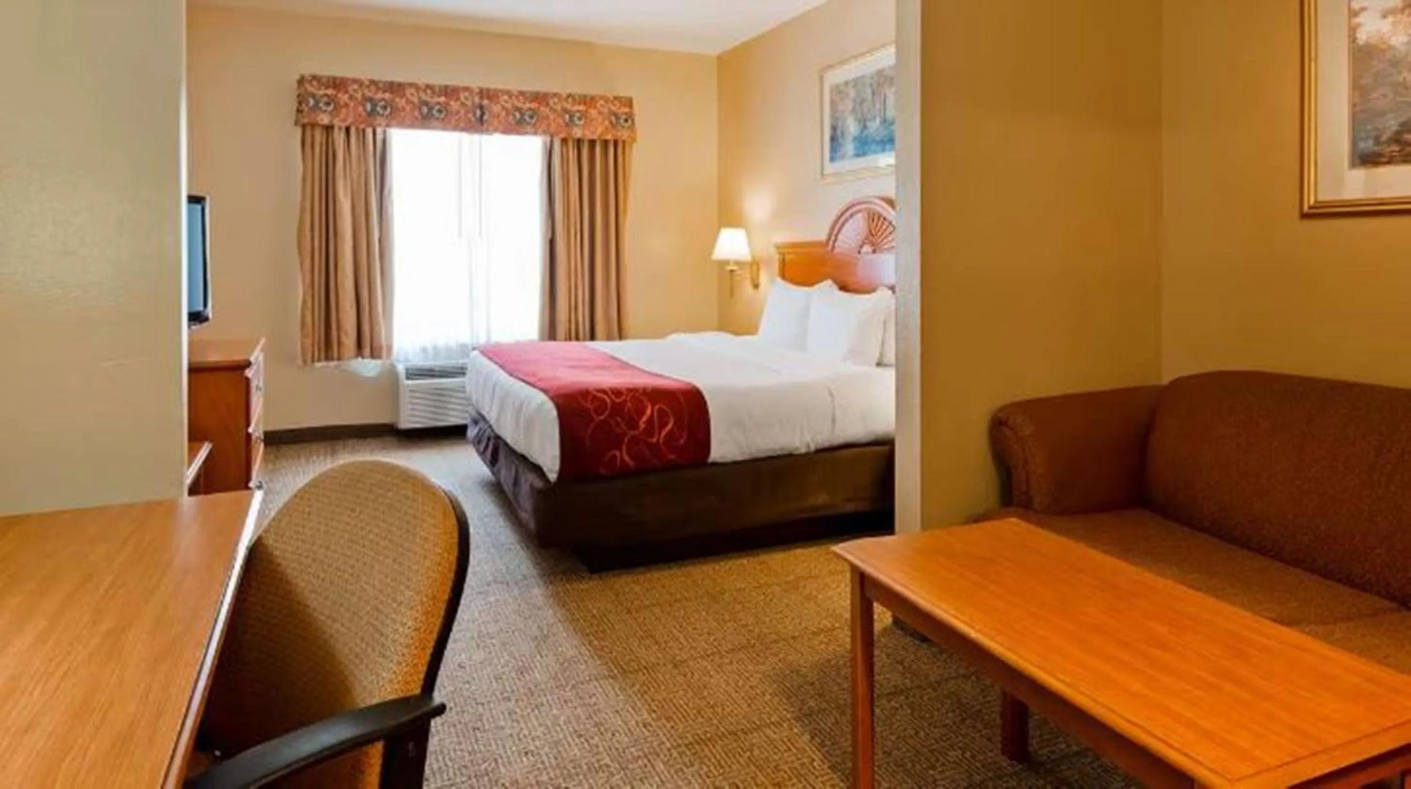 Bedroom, Bed in SureStay Plus Hotel by Best Western Mesquite