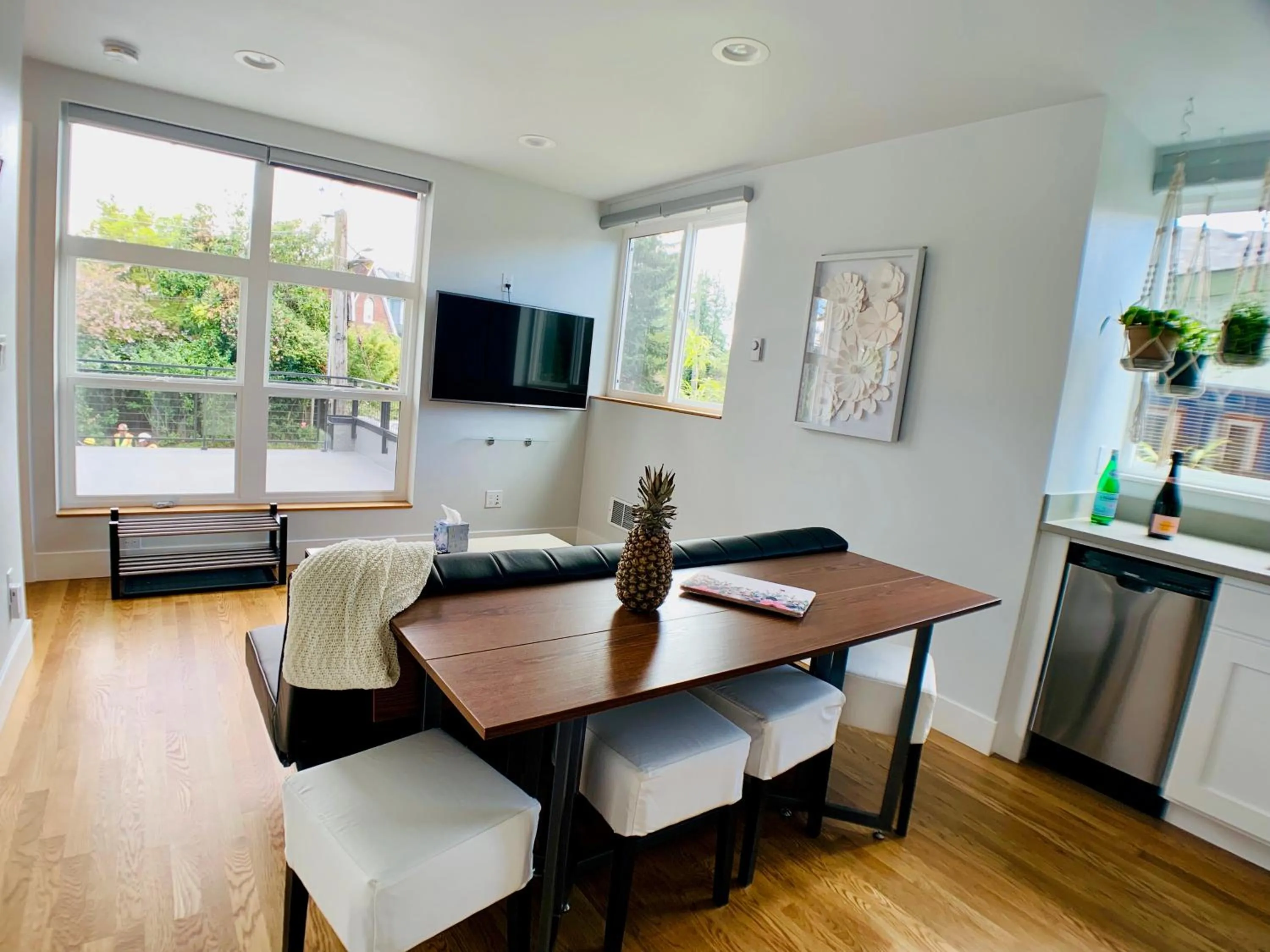 Birdhouse on Green Lake