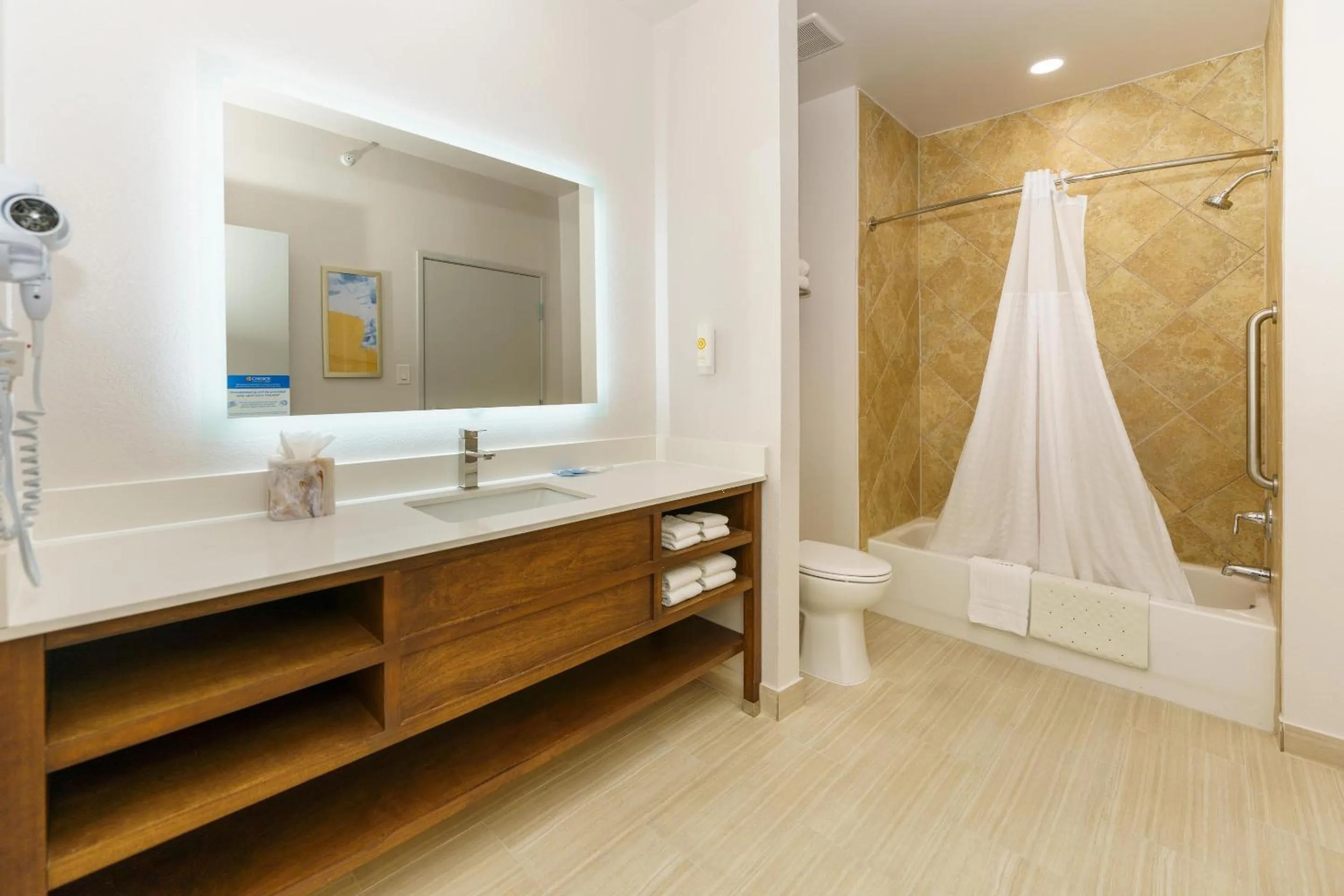 Bedroom in Comfort Suites University Drive