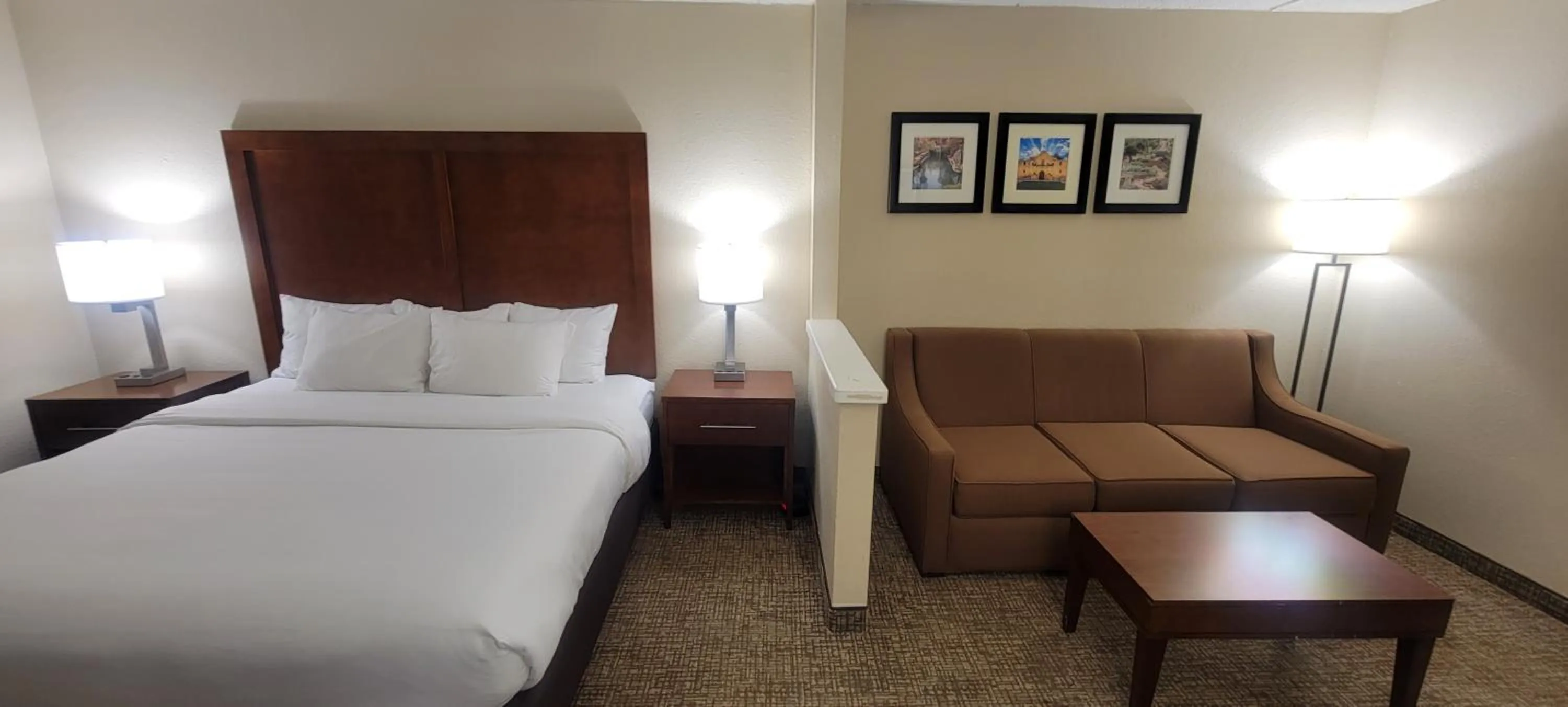 Photo of the whole room, Bed in Spark By Hilton San Antonio Airport