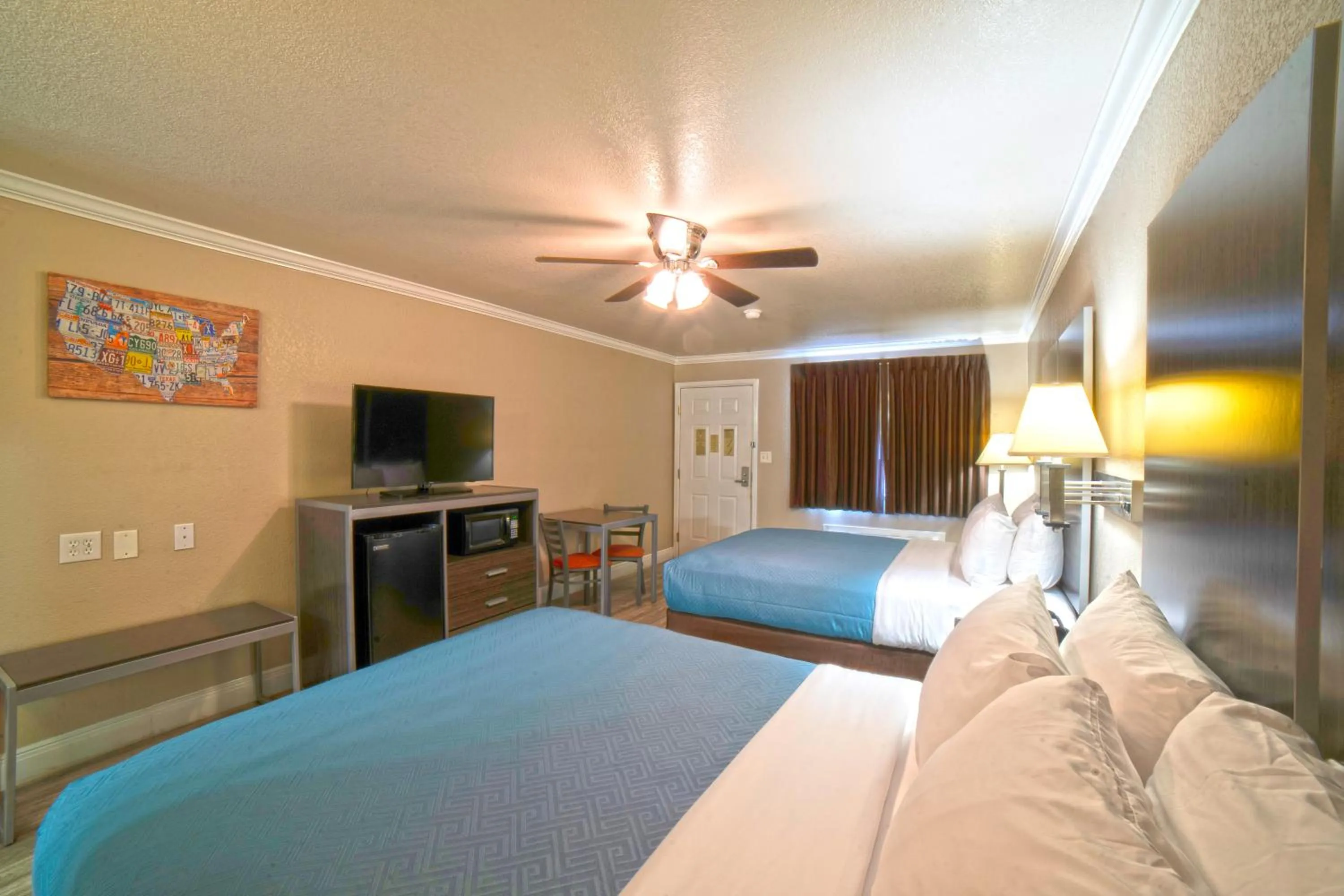 Bedroom, Bed in Econo Lodge Inn & Suites Corpus Christi
