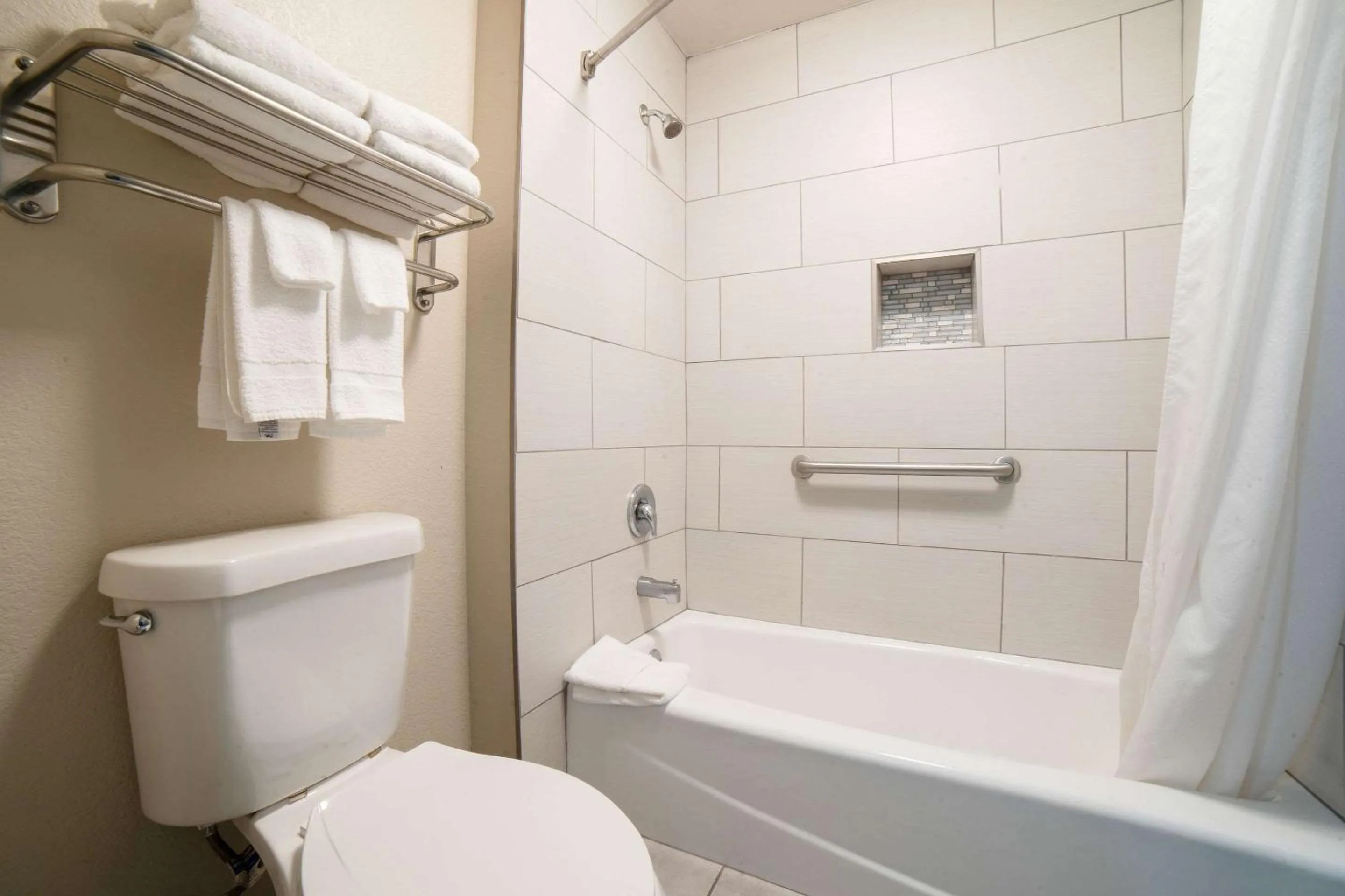 Bedroom in Econo Lodge Inn & Suites Corpus Christi