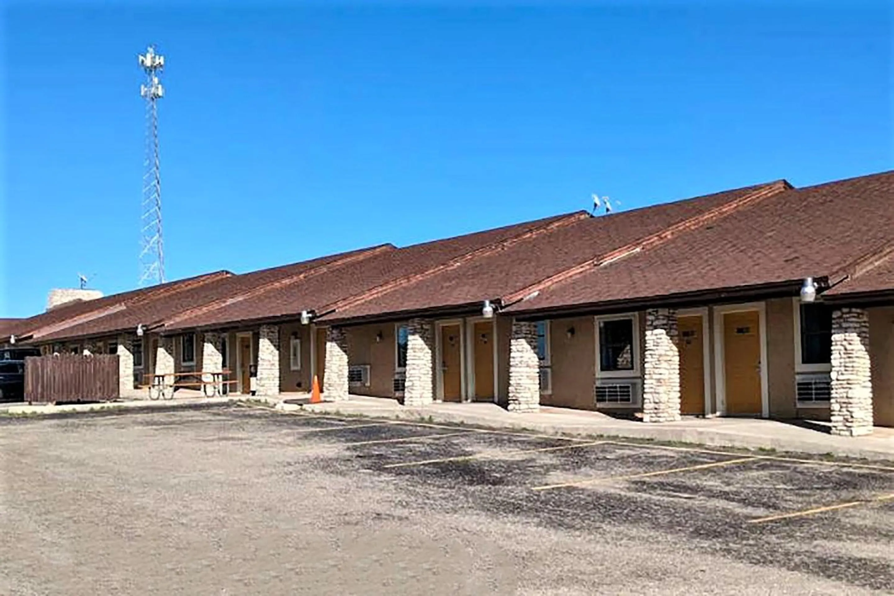 Swimming pool in Segovia Lodge Junction TX I -10
