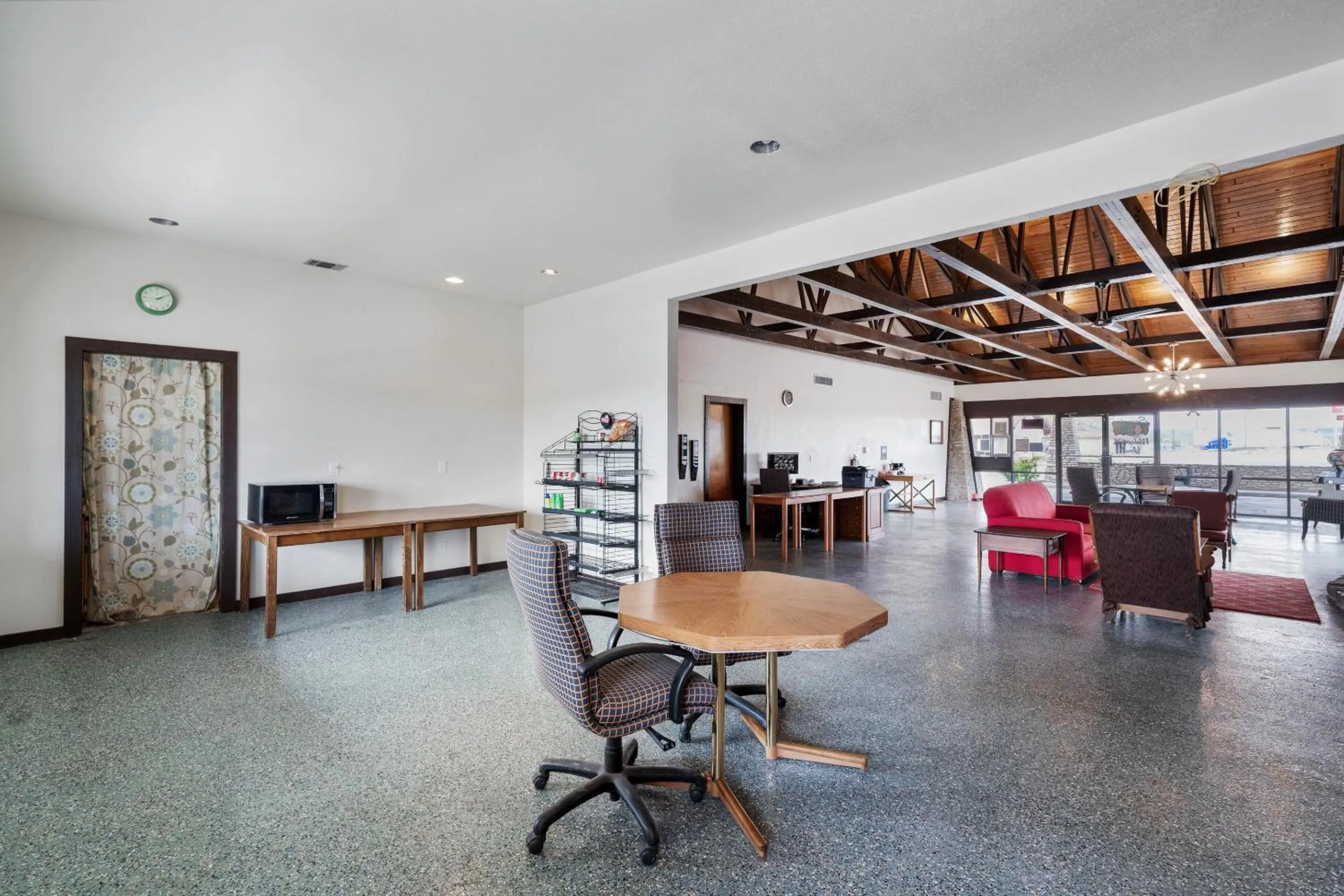 Dining area in Segovia Lodge Junction TX I -10